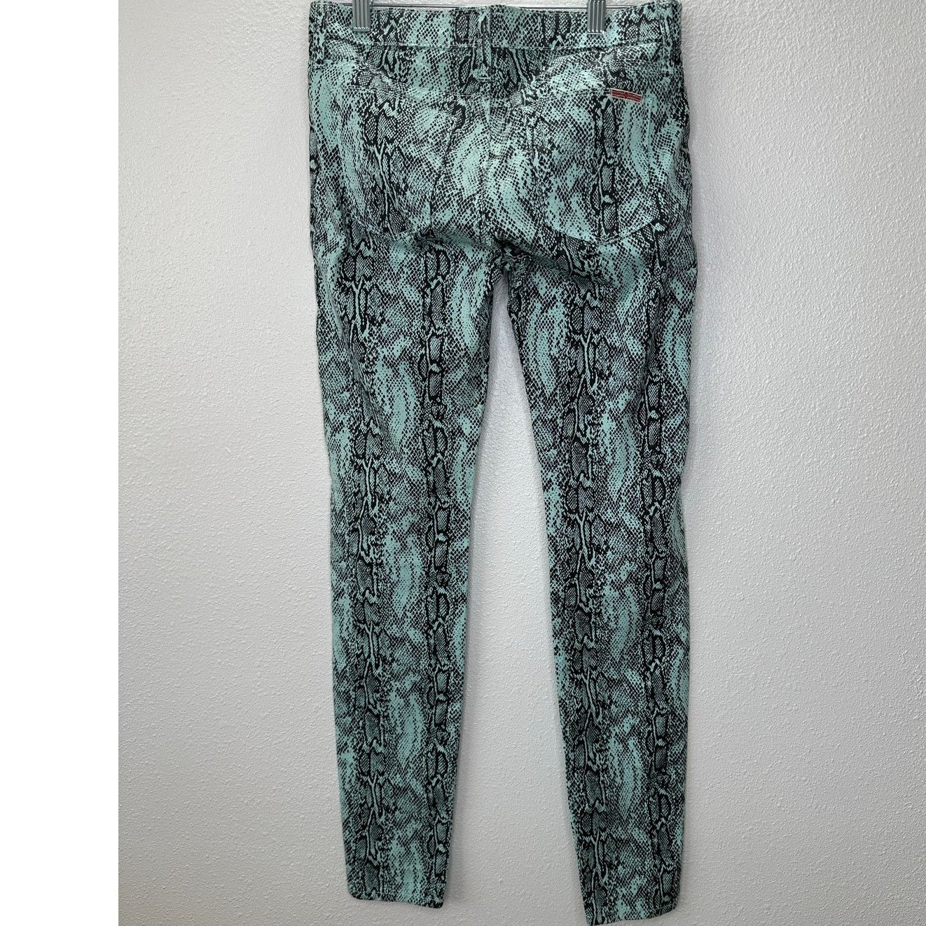 Hudson Hudson Teal & Black Snakeprint Nico Skinny Midrise Jean 26 Size 26" / US 2 / IT 38 - 6 Thumbnail