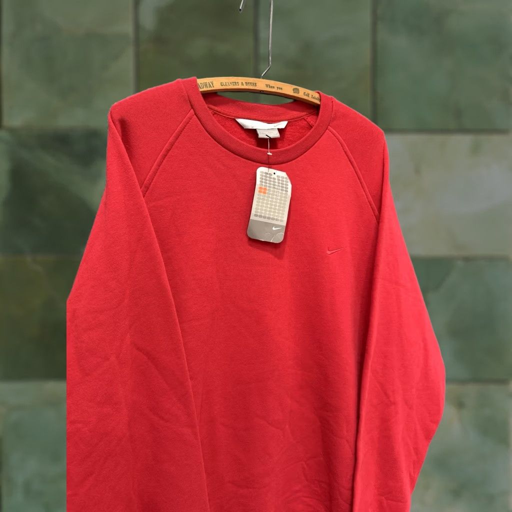 Nike VINTAGE? Brand New Nike Swoosh Tonal Cotton Sweatshirt Mens L Red Nike Shirt Size US L / EU 52-54 / 3 - 1 Thumbnail