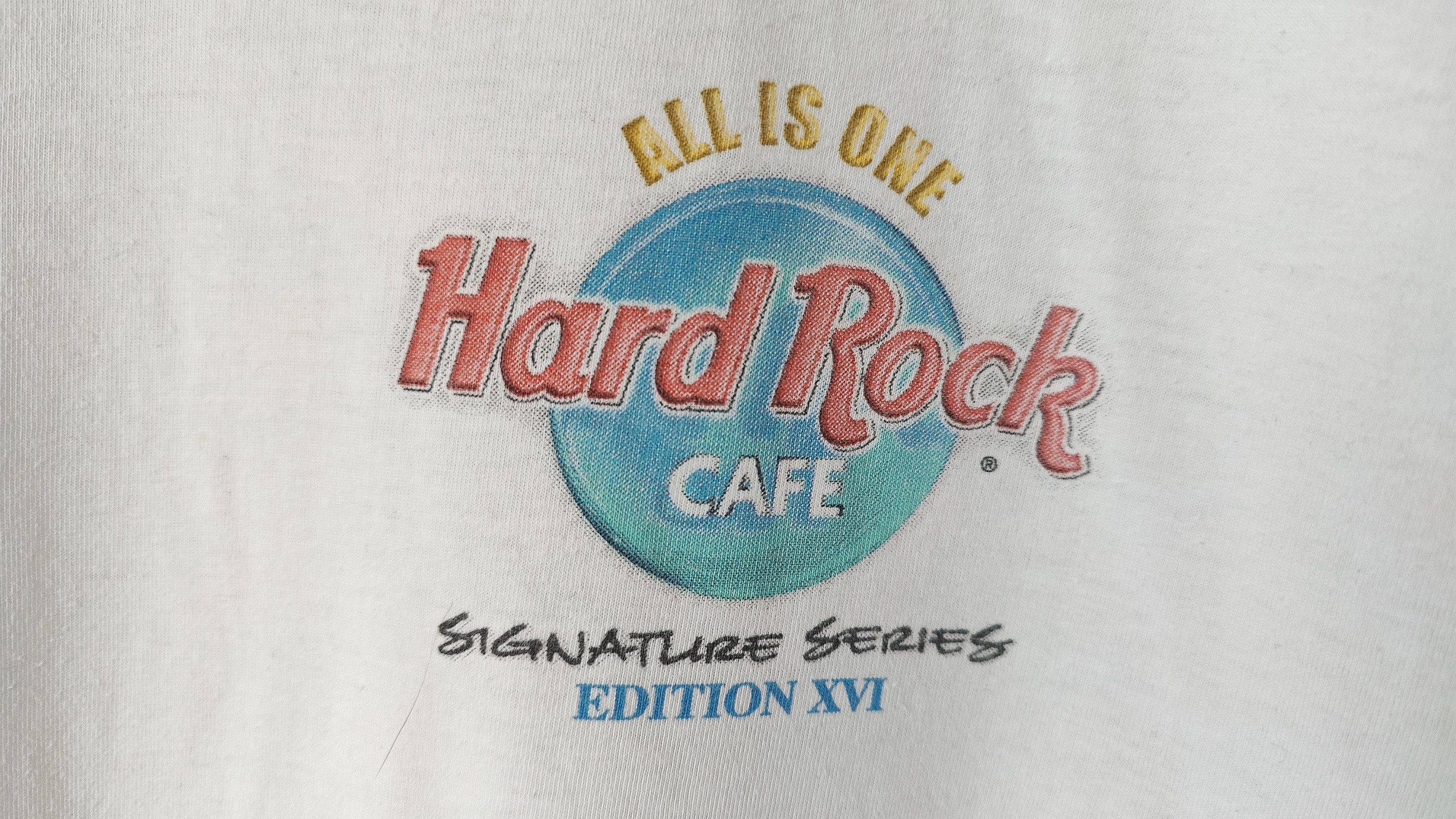 Hard Rock Cafe Hard Rock Santana Signature Series 90s Vintage VTG Tshirt Size US L / EU 52-54 / 3 - 7 Thumbnail
