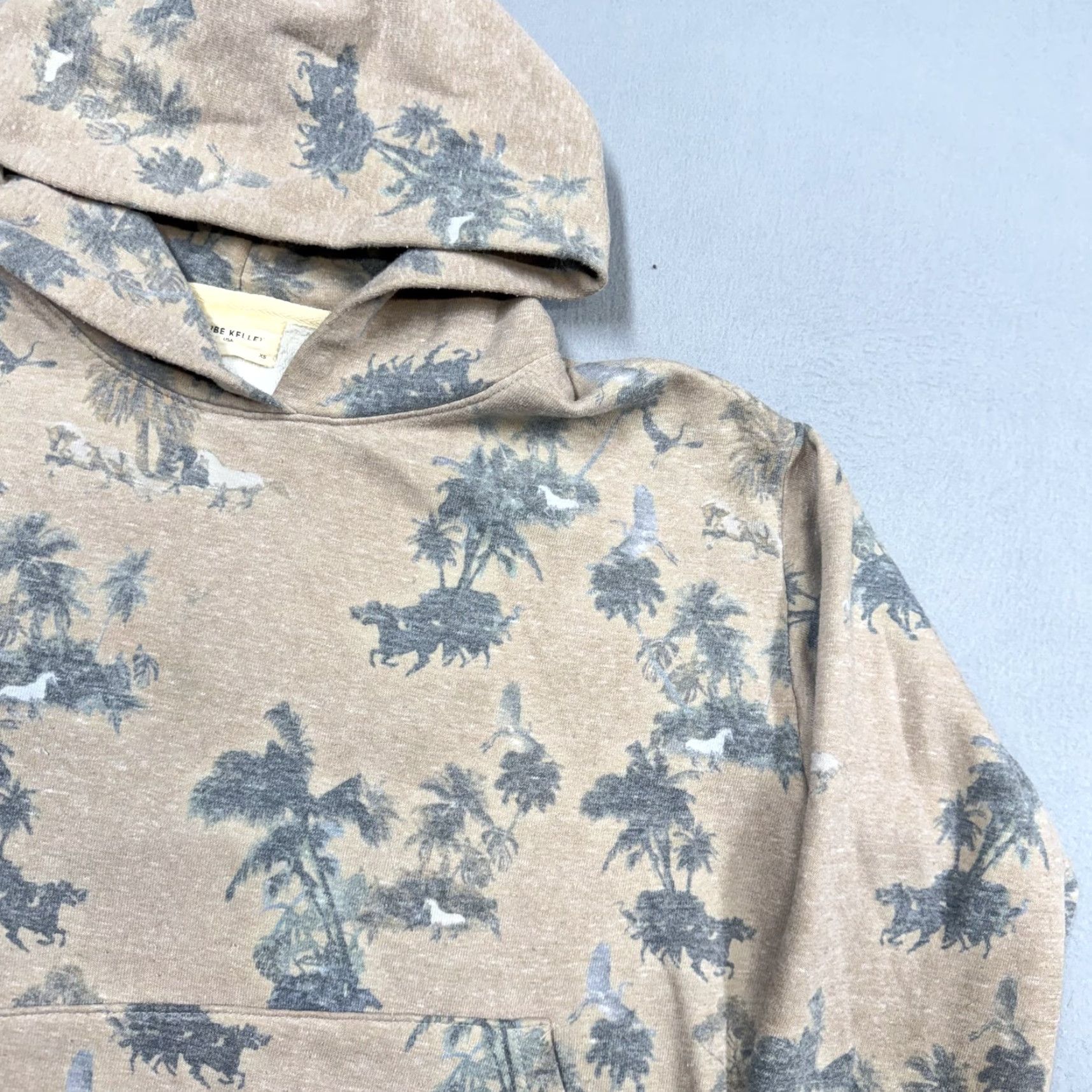 Vintage VINTAGE Tribe Kelley Hoodie Sweatshirt Mens XS Beige Fleece Palm Print Pullover Animal Graphic Print Crew Neck Size US XS / EU 42 / 0 - 2 Thumbnail