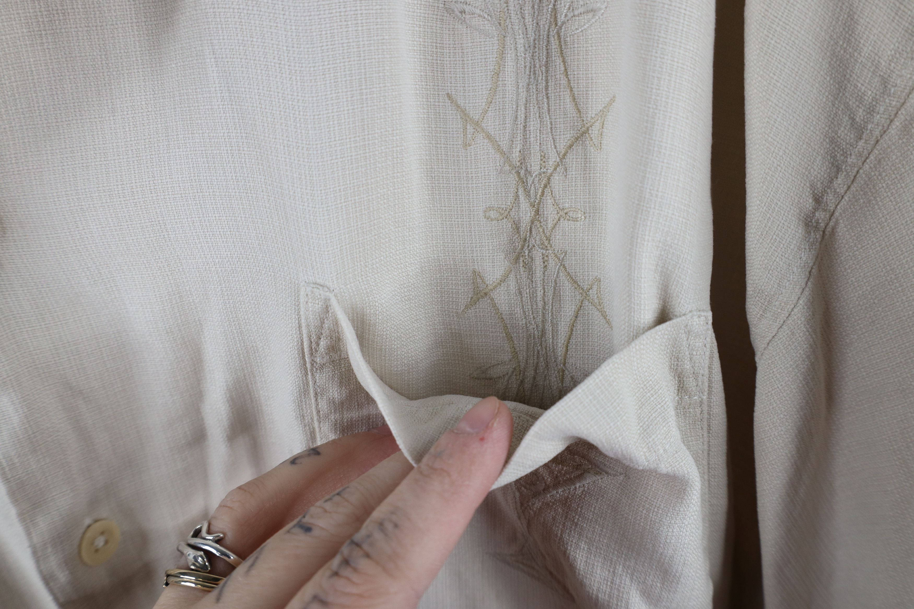 Tommy Bahama × Vintage Vintage Tommy Bahama Tribal Martini Silk Button Shirt Beige Size US XXL / EU 58 / 5 - 6 Thumbnail