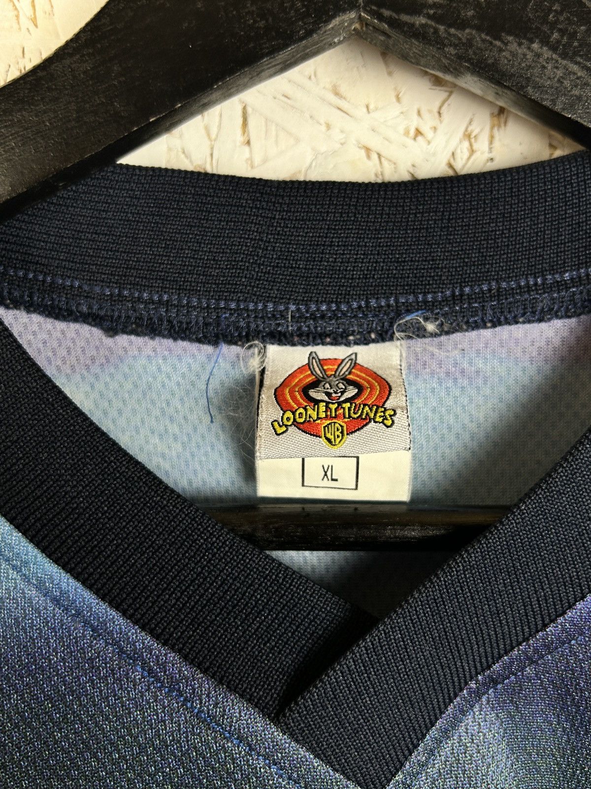 Warner Bros 90s Warner Bros 1999 Tune On Extreme Surf AOP Jersey Size L Size US L / EU 52-54 / 3 - 9 Thumbnail