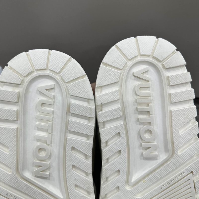 Louis Vuitton Louis Vuitton Trainer Maxi Fashion Sneakers for Men -2508 Size US 7.5 / EU 40-41 - 8 Thumbnail