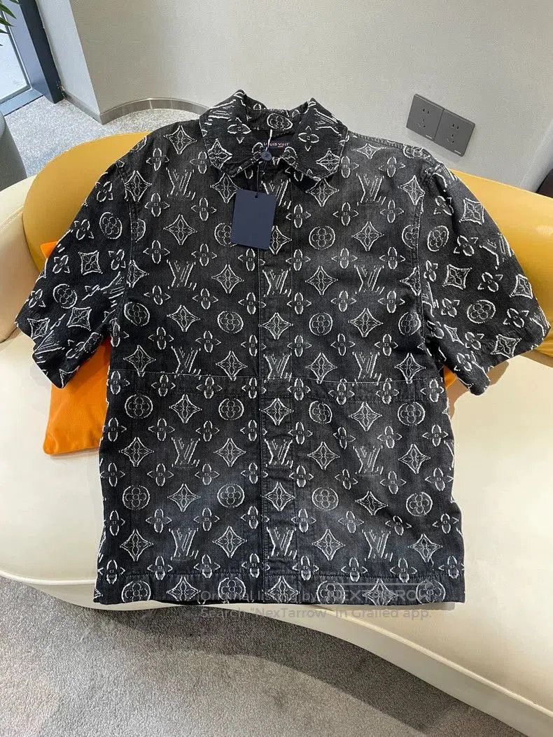 Louis Vuitton LV Black Floral Denim Short Sleeve Shirt. Size US S / EU 44-46 / 1 - 1 Thumbnail