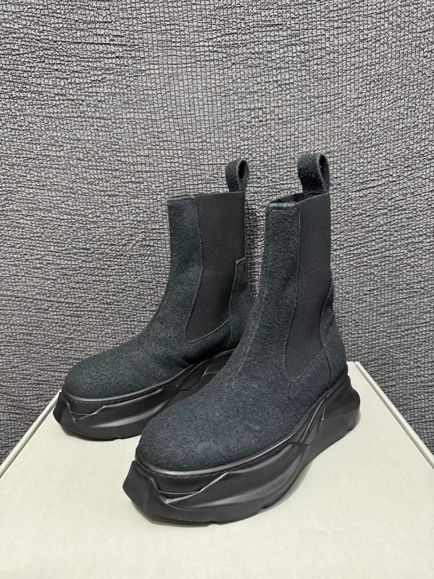 Rick Owens Rick Owens 23FW distressed leather tank sole Chelsea boots. Size US 6 / IT 36 - 1 Thumbnail