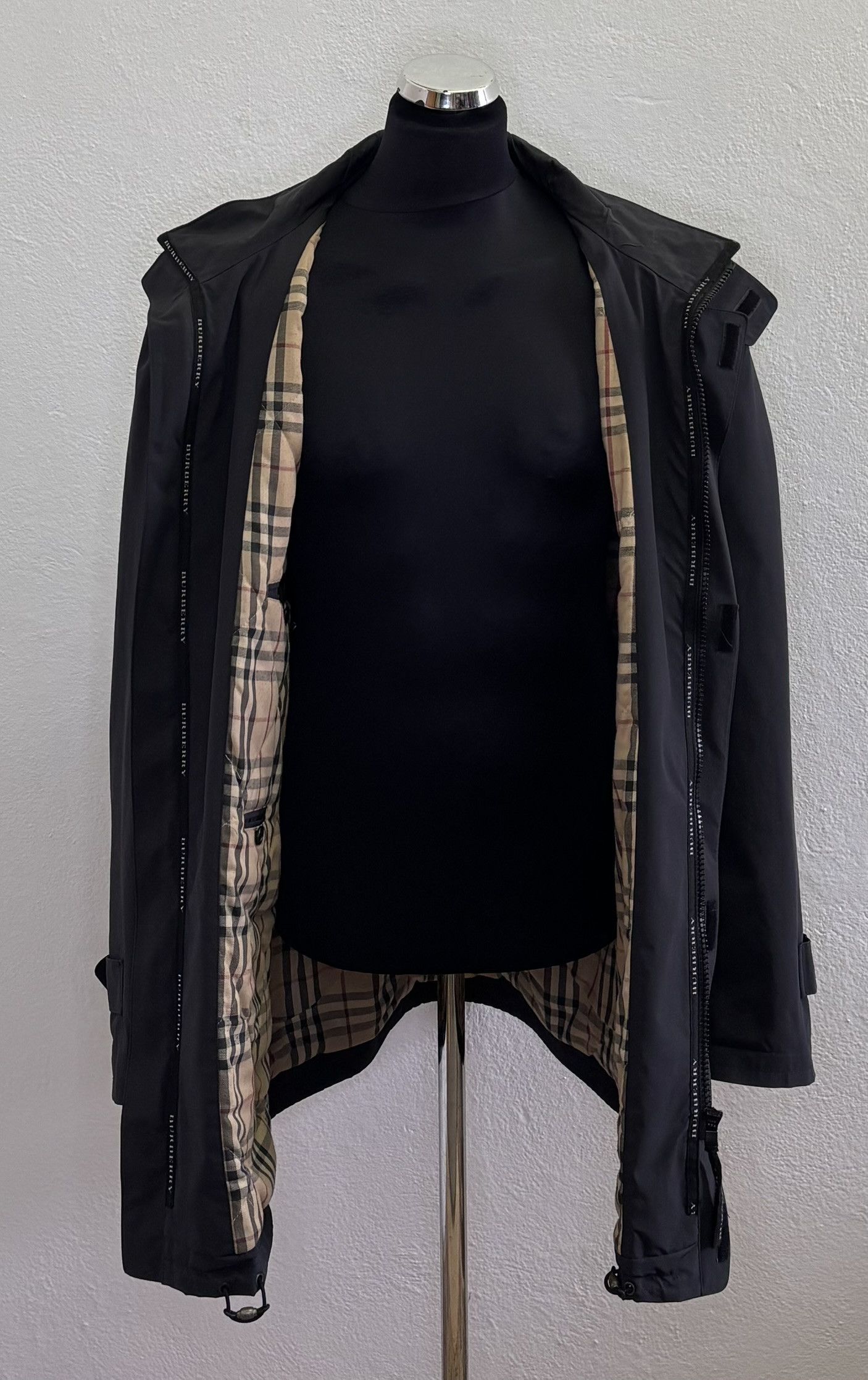 Burberry Burberry vintage black coat size XXL Size US XXL / EU 58 / 5 - 1 Thumbnail