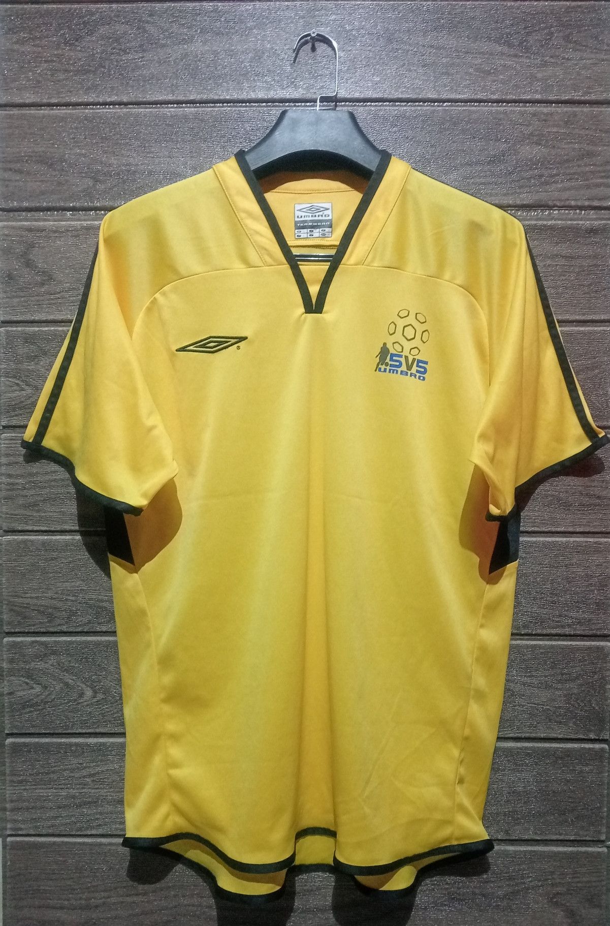 Umbro Vintage Umbro 5V5 V Neck Jersey Very Rare Size US L / EU 52-54 / 3 - 1 Thumbnail