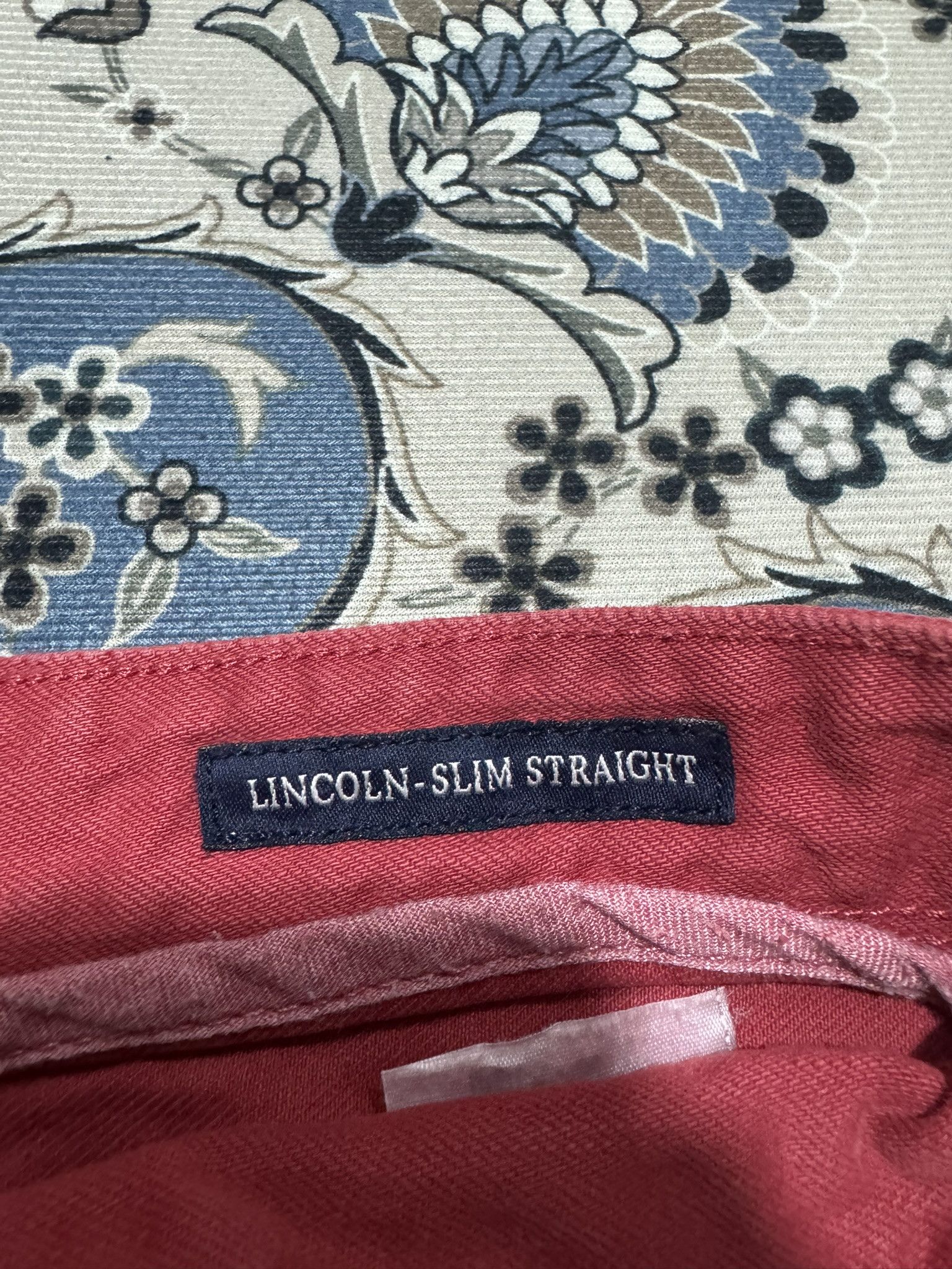 Designer × Guess Guess 1981 Los Angles Lincoln Slim Straight Red Dye Jeans Size US 31 - 5 Thumbnail