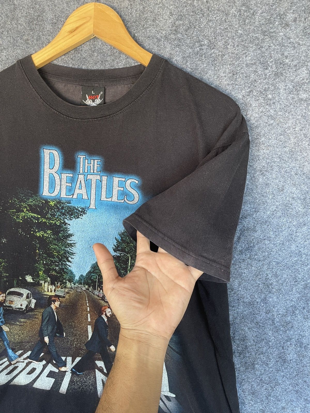 Band Tees Vintage90s Sun Faded 🔥THE BEATLES🔥Abbey Road Thrashed Tshirt Size US L / EU 52-54 / 3 - 5 Thumbnail
