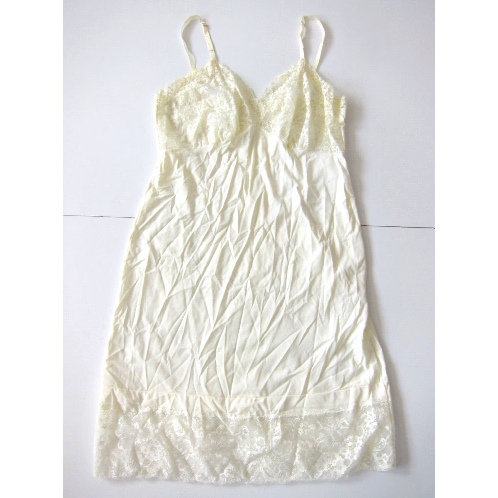 Vintage VINTAGE Van Raalte Nylon Ivory Lace Satin Slip Dress Nightgown Women 38 M-Large Size L / US 10 / IT 46 - 2 Thumbnail
