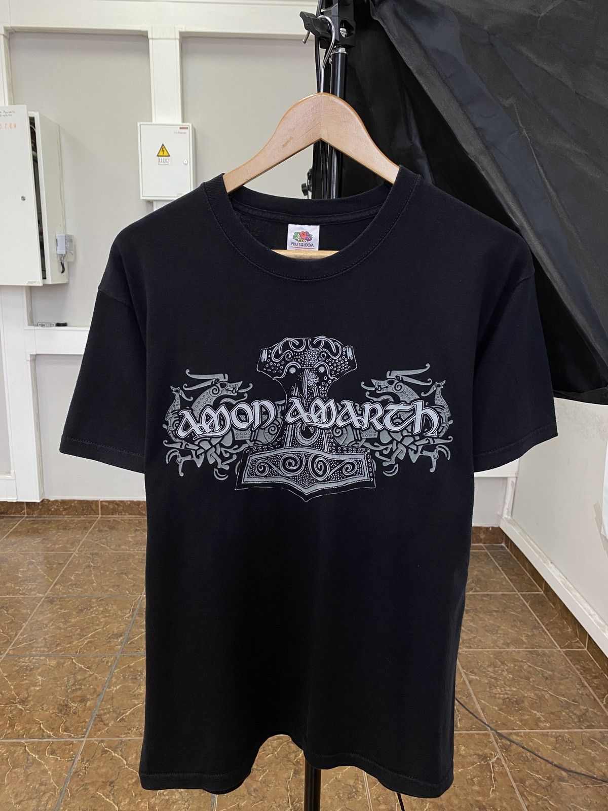 Band Tees Vintage Amon Amarth Sweden Black Metal T-Shirt Rare Retro Size US M / EU 48-50 / 2 - 1 Thumbnail