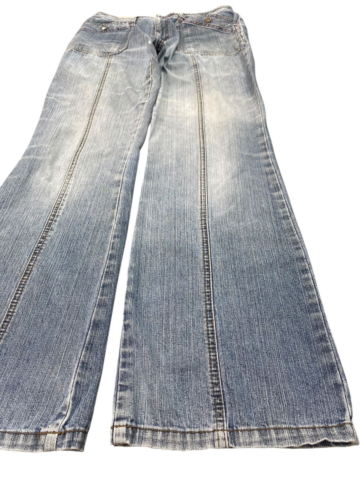 Japanese Brand Japanese Brand Blue Wash Arrow Line Style Flare Jeans Size US 28 / EU 44 - 8 Thumbnail