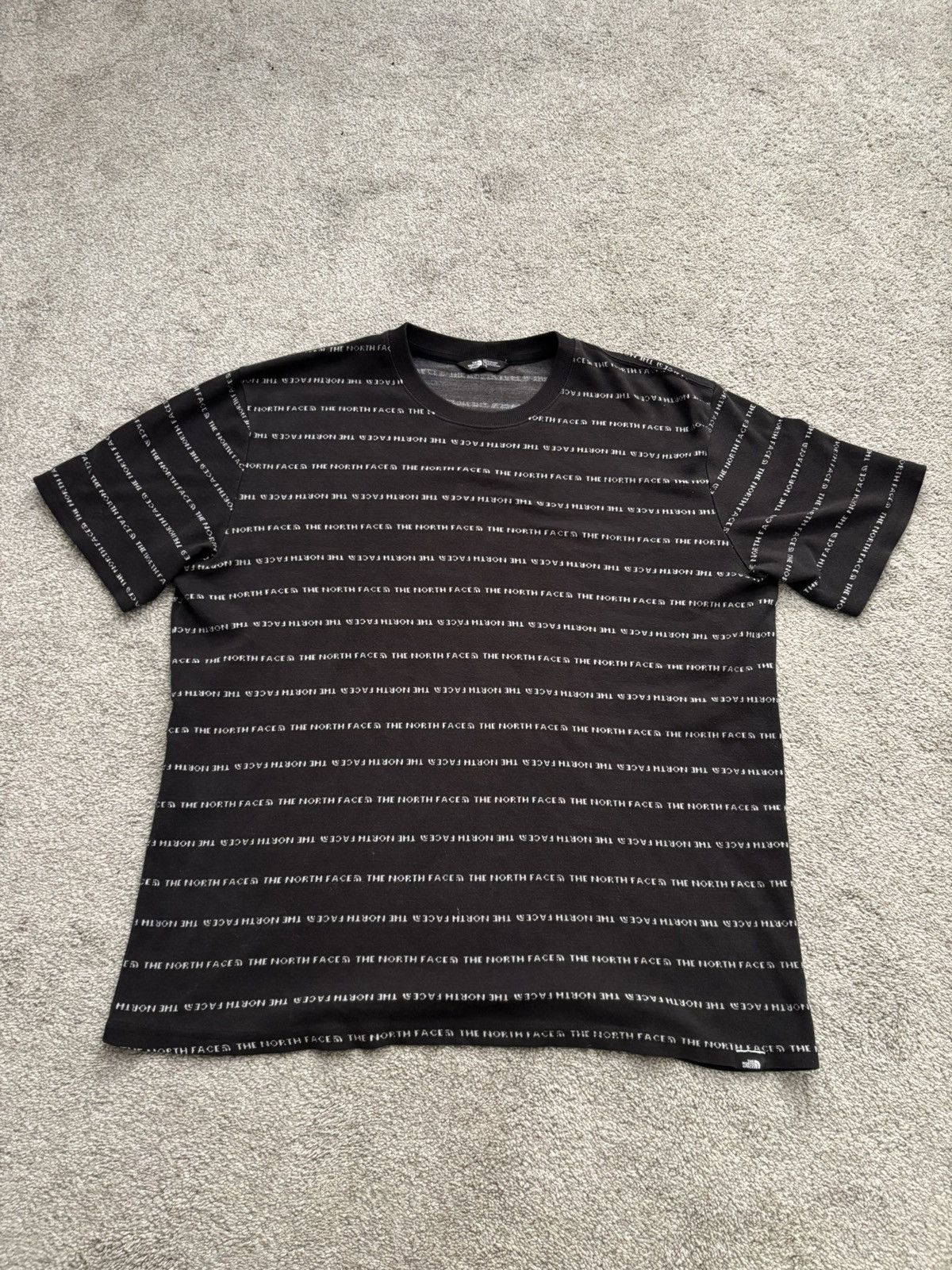 The North Face The North Face Striped Logo T-Shirt Size US L / EU 52-54 / 3 - 1 Thumbnail