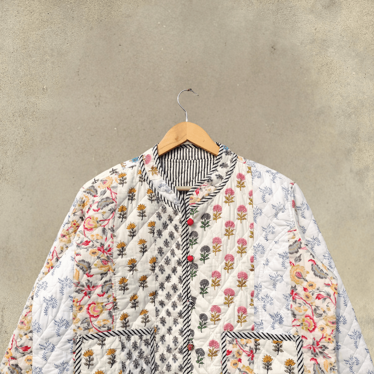 Handmade Vintage Quilted Jacket, Patchwork Handmade Jacket Short Coat Size S / US 4 / IT 40 - 4 Thumbnail