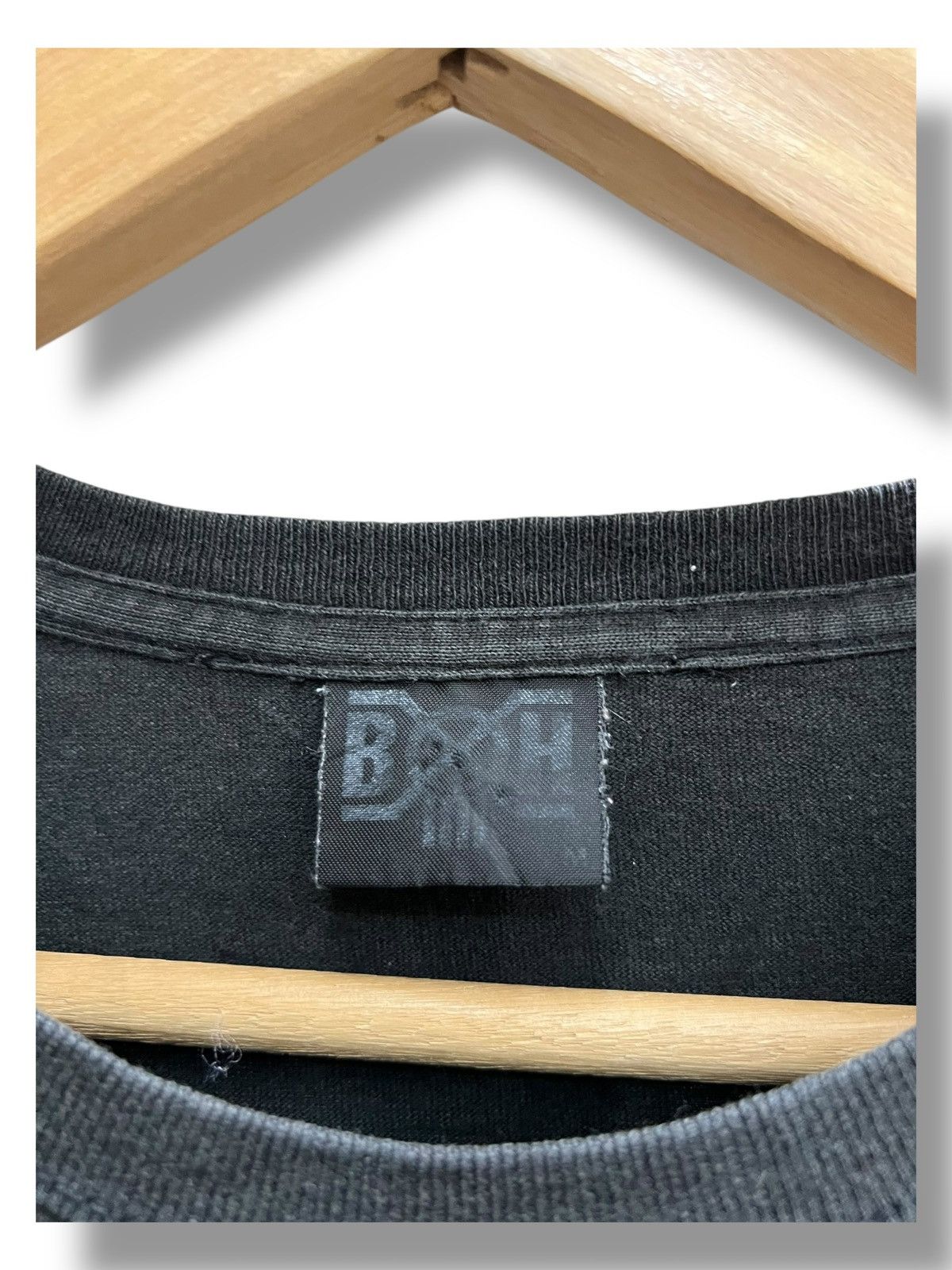 Bounty Hunter Vintage Bounty Hunter x signature BxH cross logo graphic Size US M / EU 48-50 / 2 - 7 Thumbnail
