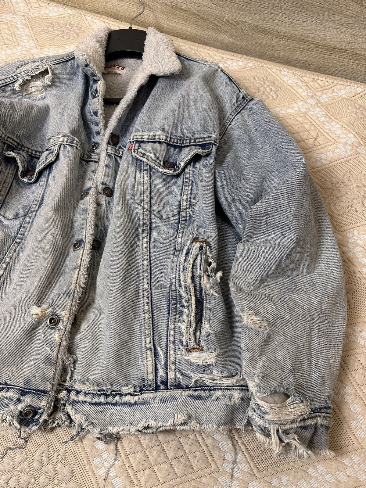 Levi's 🔥 Levis Vintage Trashed Distressed Sherpa Trucker Jacket Size US L / EU 52-54 / 3 - 2 Thumbnail