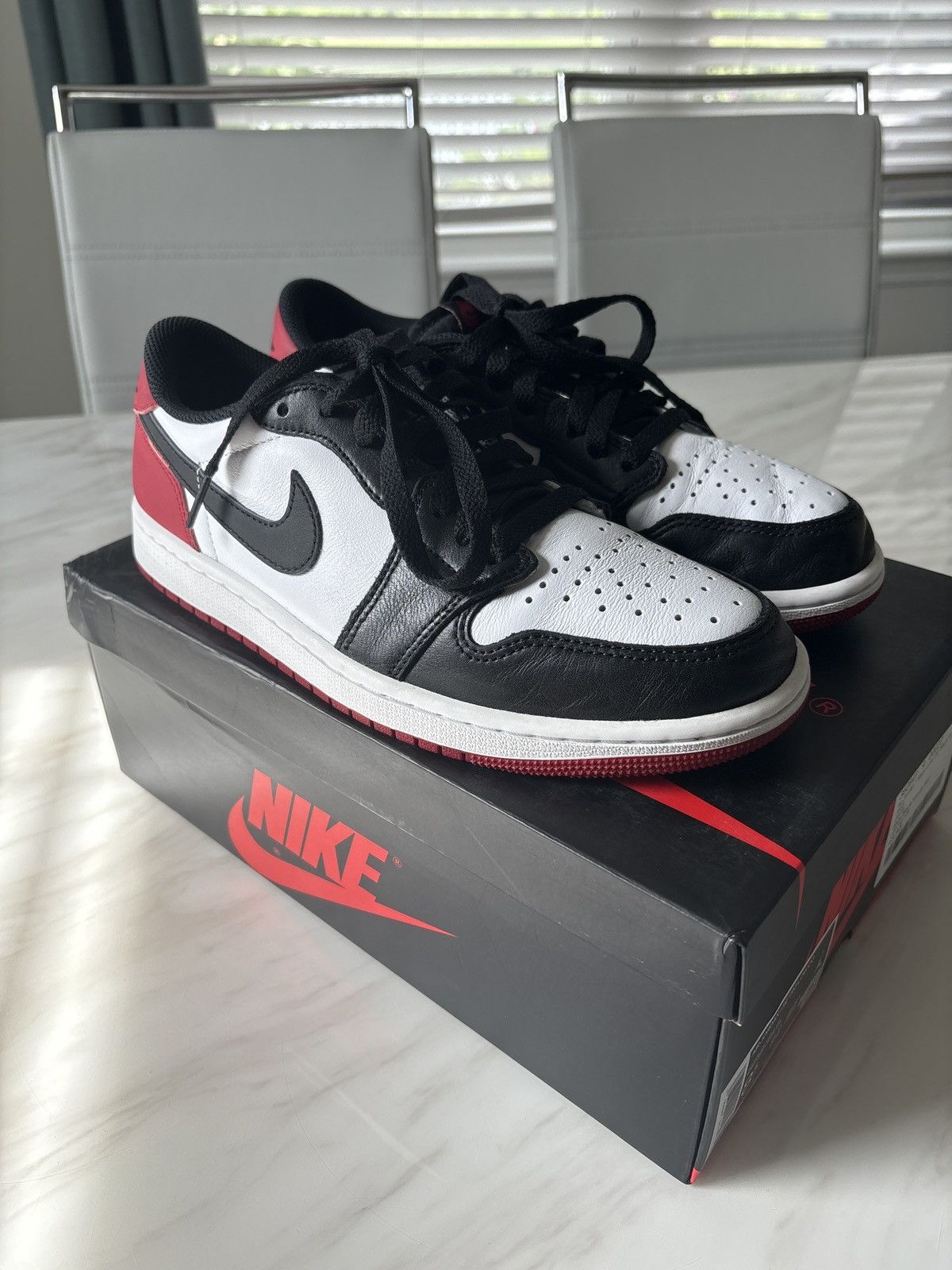 Jordan Brand Jordan 1 Retro Low OG Black Toe Size US 8.5 / EU 41-42 - 1 Thumbnail