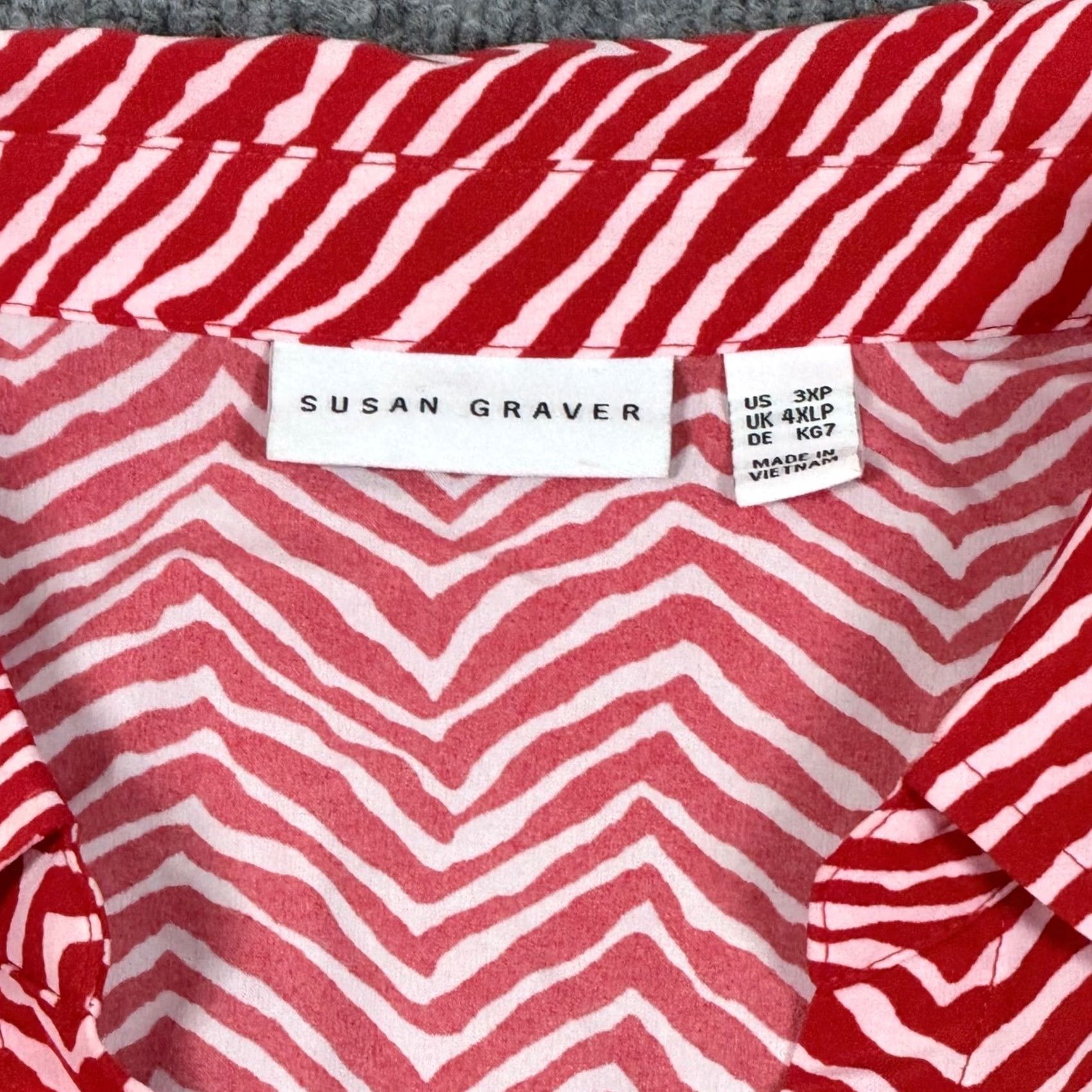 Vintage Susan Graver Button-Up Blouse V-Neck Red White Chevron Print 3XL Geometric Long Sleeve Plus Size Womens Clothing Holiday Size XXL / US 16-18 / IT 52-54 - 3 Thumbnail