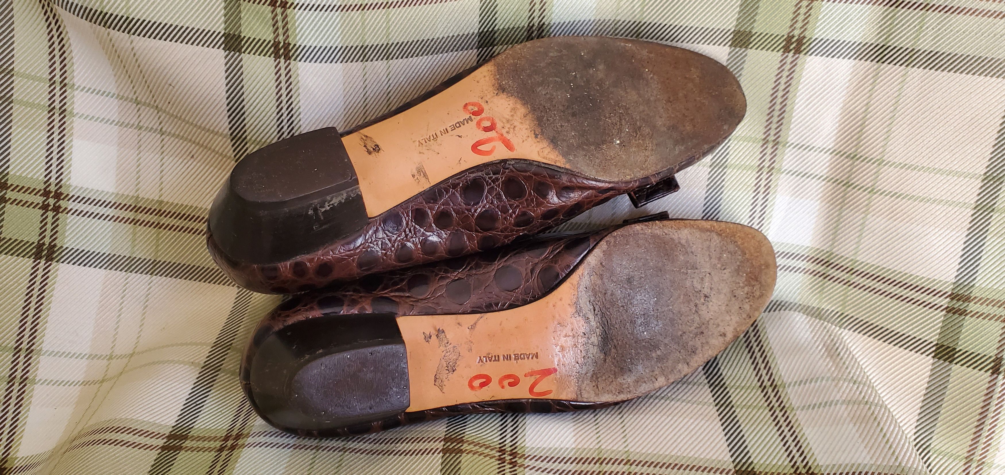 Salvatore Ferragamo Salvatore Ferragamo Crocodile Pump Shoes Size US 8 / IT 38 - 4 Thumbnail