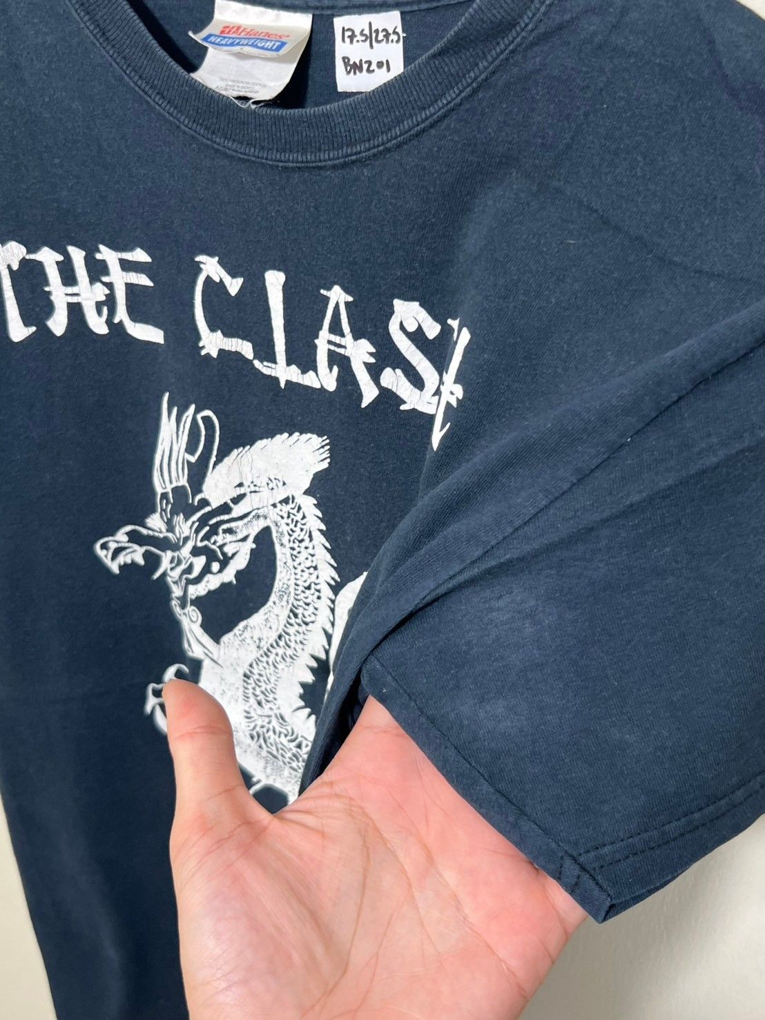 Band Tees × Vintage Vintage 2005's The Clash Dragon shirt bnz01 Size US S / EU 44-46 / 1 - 6 Thumbnail