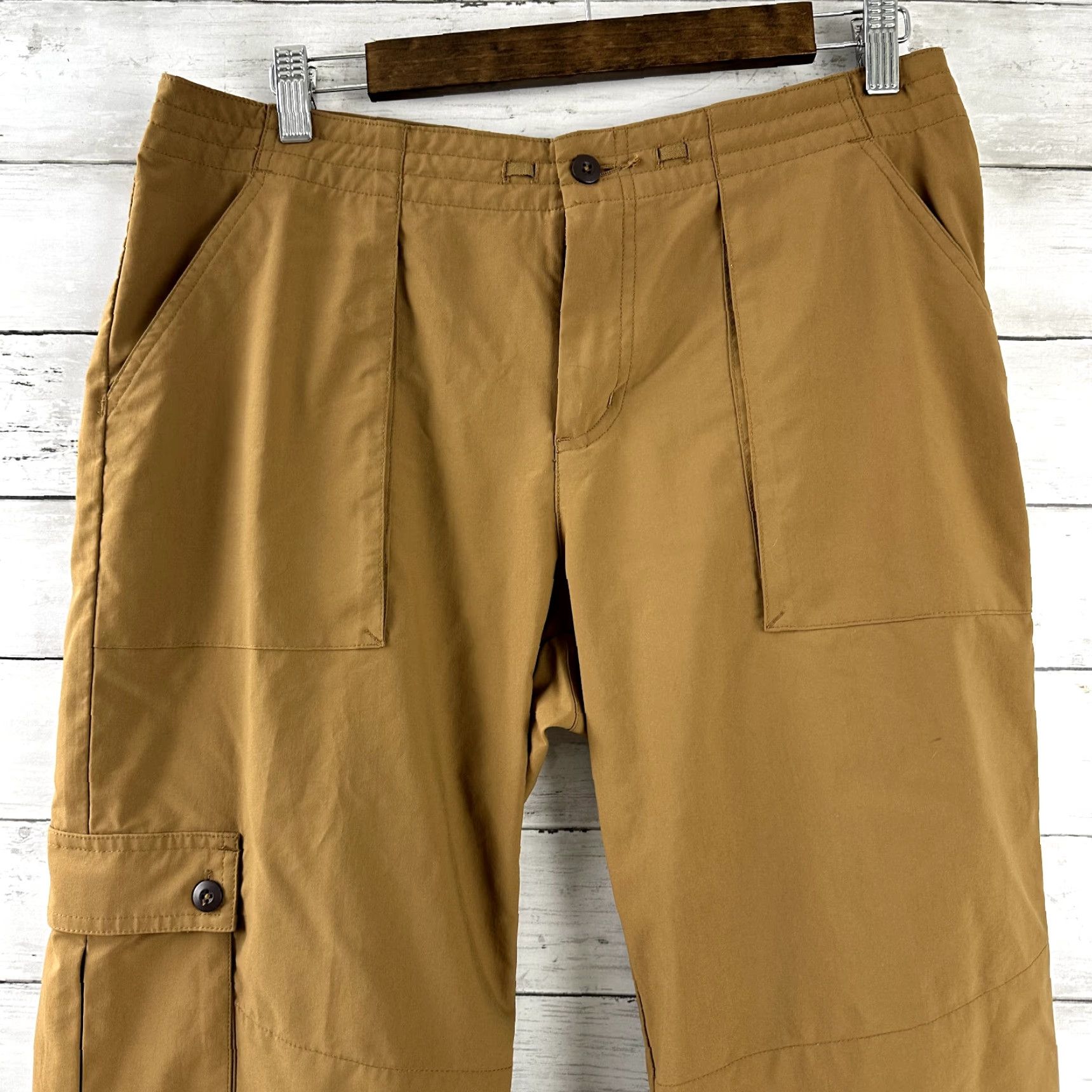 Patagonia Patagonia Women's Capri Hiking Pants Brown Size 10 (measures 32x22) Size 32" / US 10 / IT 46 - 2 Thumbnail