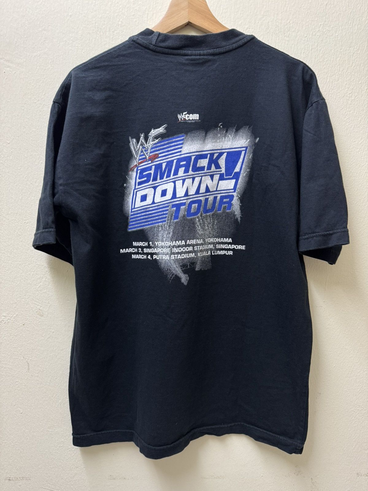 WWF vintage 2002 WWF (WWE) The Rock SmackDown Tour black T-shirt Size US L / EU 52-54 / 3 - 6 Thumbnail