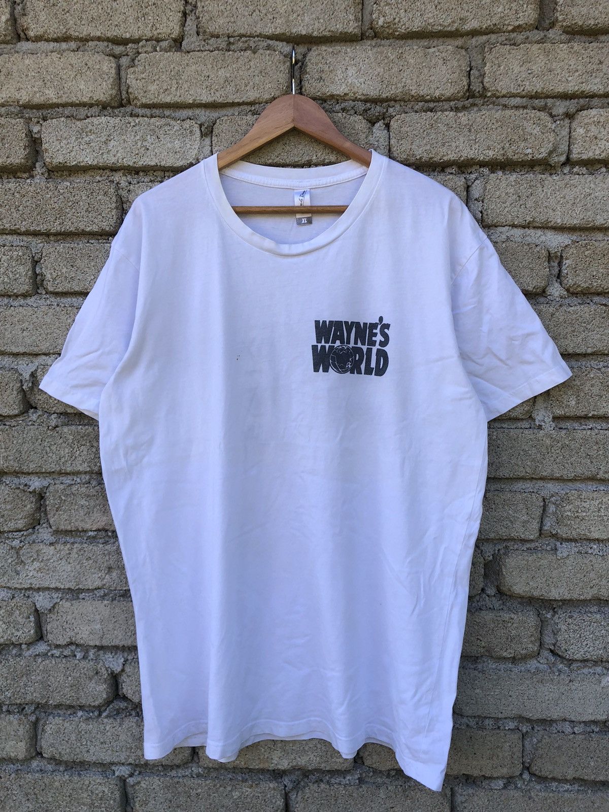 Vintage Vintage Y2K Movie Waynes World Skull Backhit Tee Size US L / EU 52-54 / 3 - 8 Thumbnail