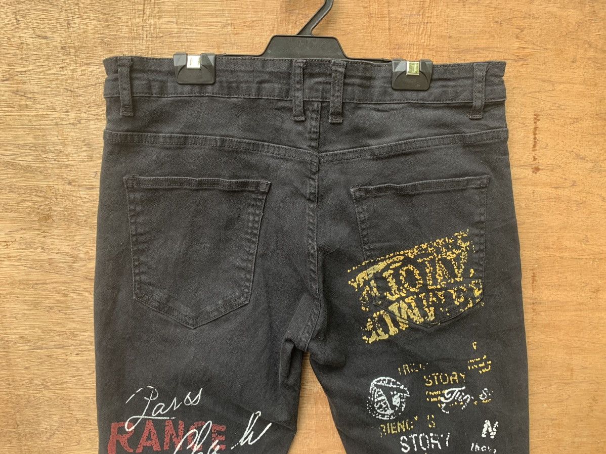 Japanese Brand 🔥 Creative Graffiti Graphic Print Streching Jeans Pants Size US 31 - 16 Thumbnail