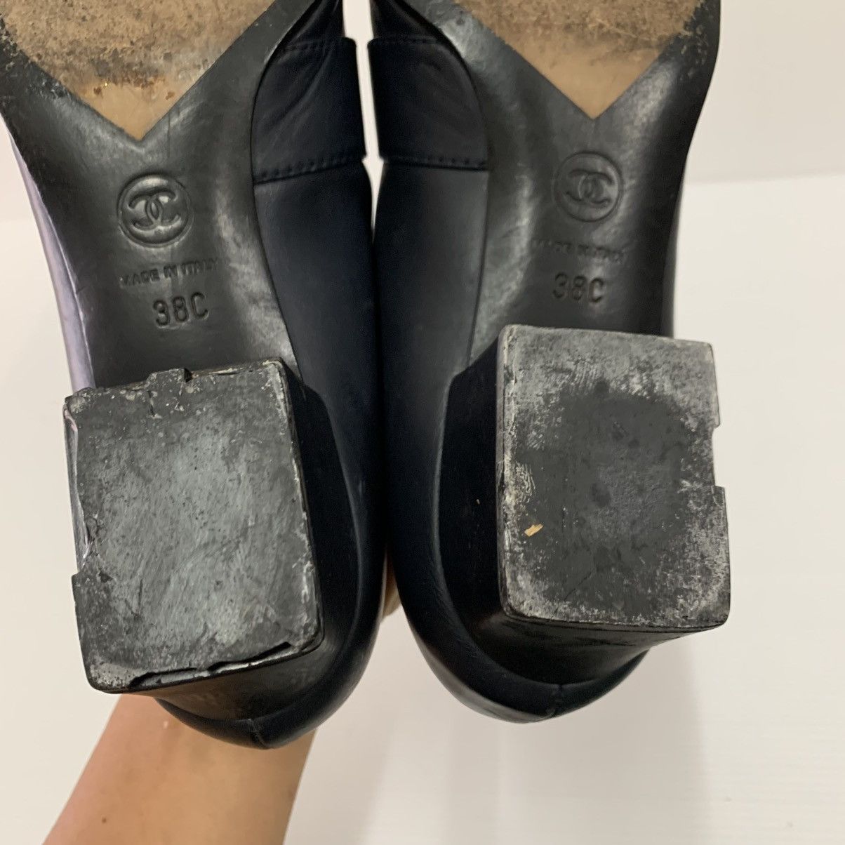 Chanel Chanel CC Logos Black Leather Shoes Pre-owned Size US 8 / IT 38 - 13 Thumbnail