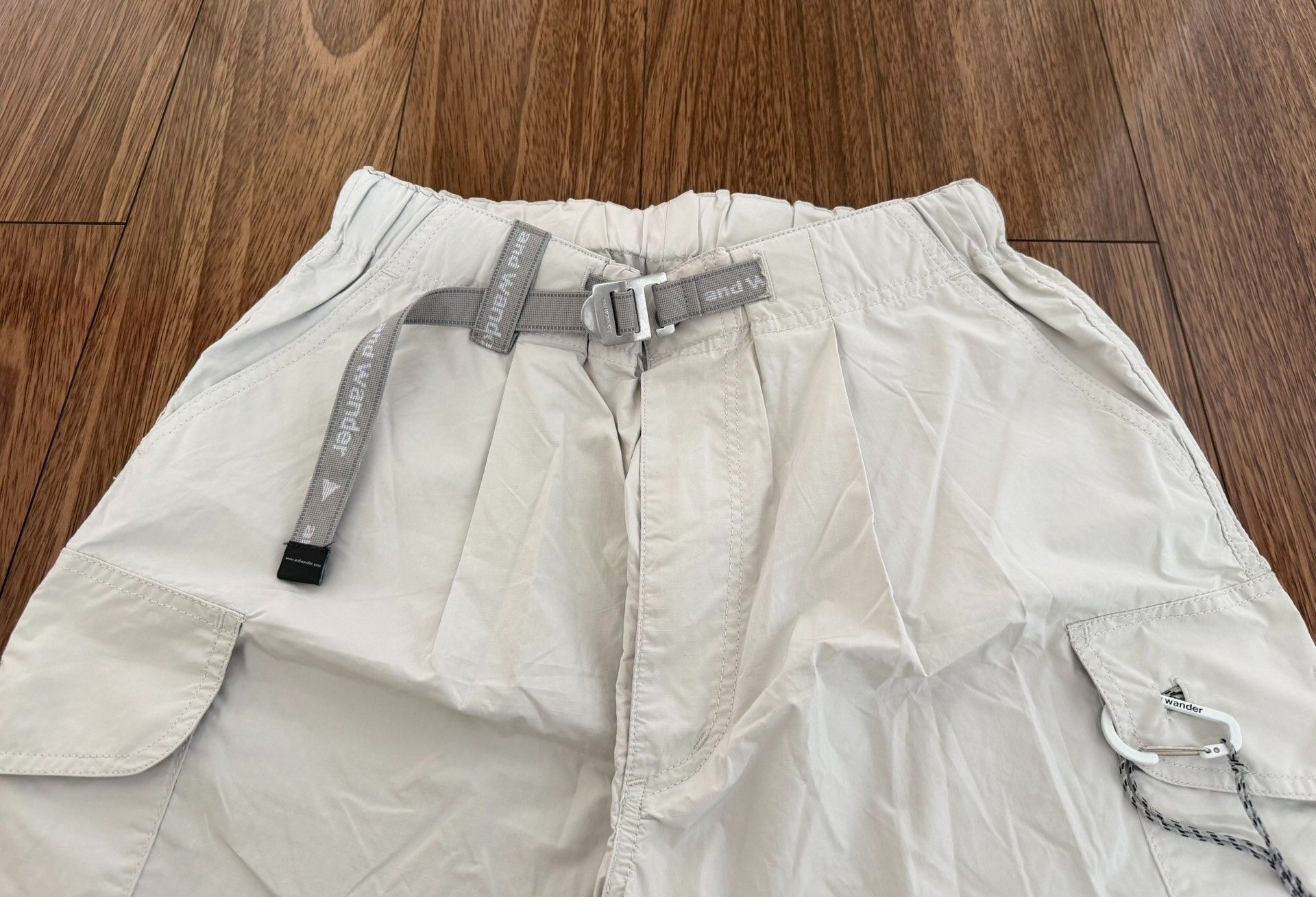 And Wander andwander Oversized Cargo Shorts Size US 26 / EU 42 - 3 Thumbnail
