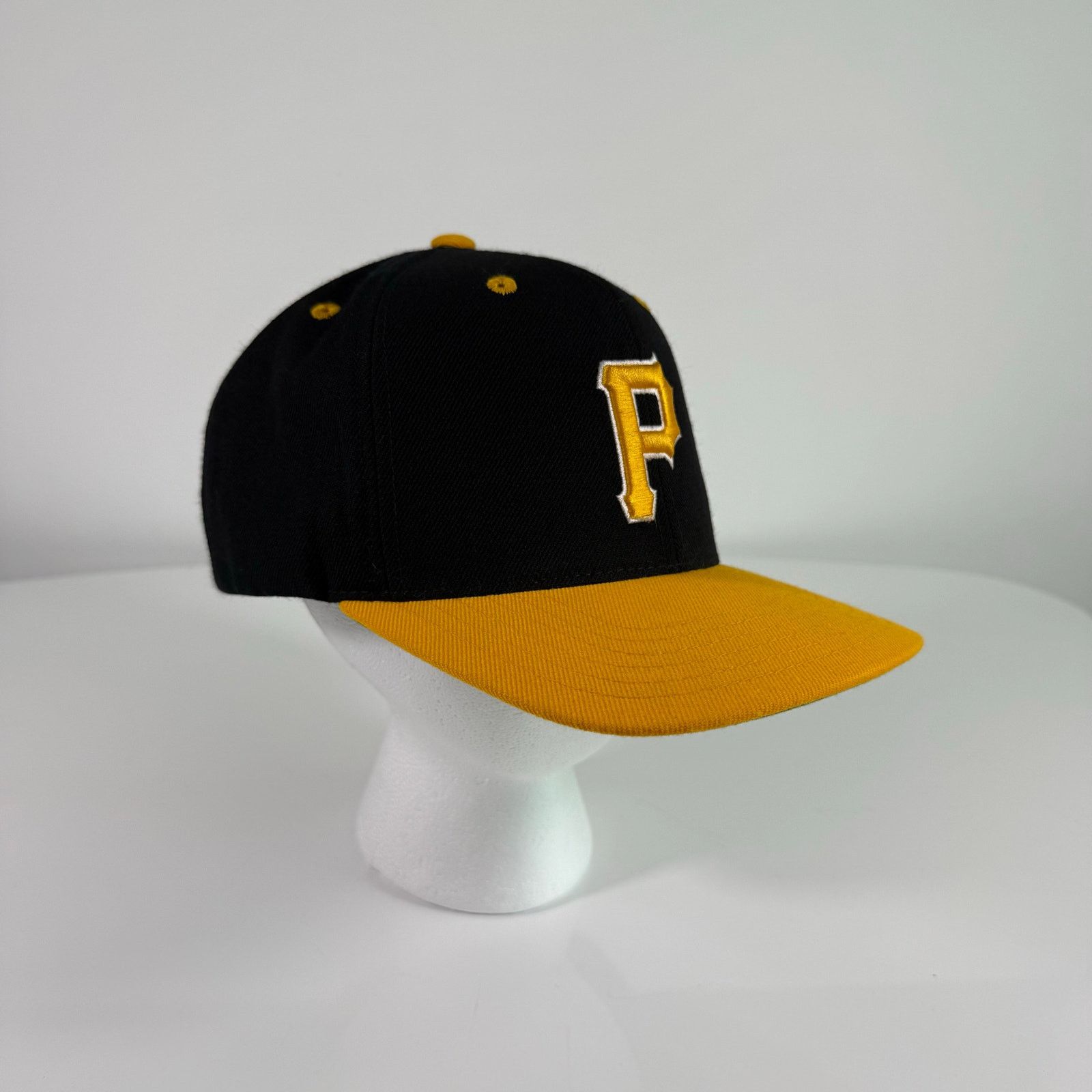 American Needle Pirates Snapback Hat American Needle Cooperstown Black Gold Size ONE SIZE - 4 Thumbnail