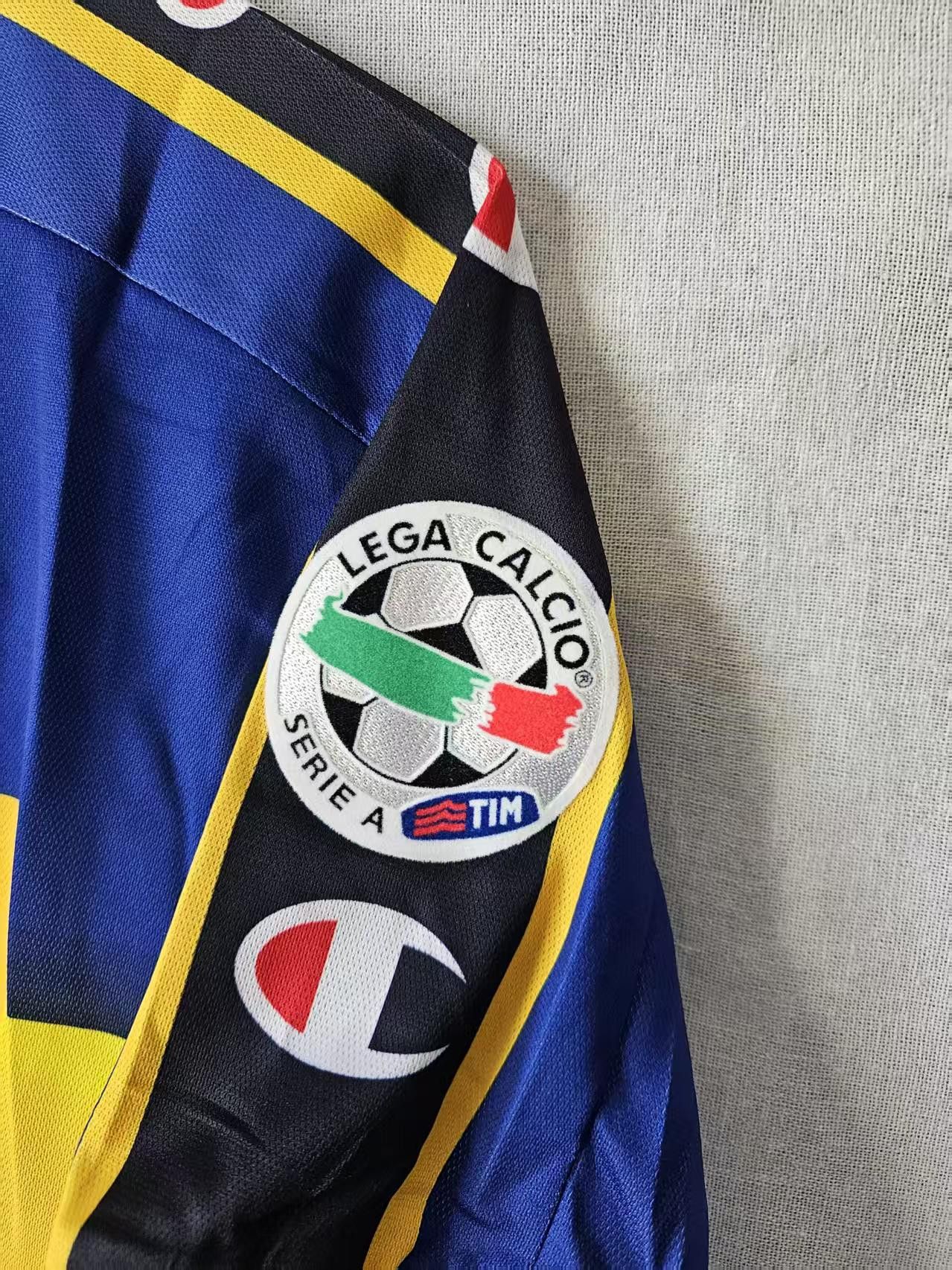 Other 2001 02 Parma 10 Nakata Hidetoshi Jersey Size US M / EU 48-50 / 2 - 6 Thumbnail