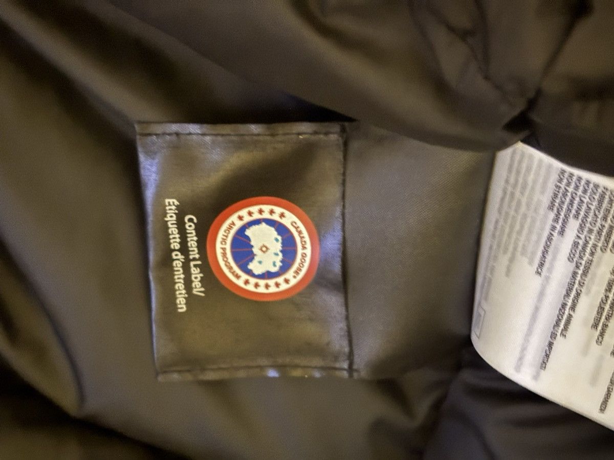 Canada Goose CANADA GOOSE Men's Chateau Parka Non-Fur, Small, Graphite Size US S / EU 44-46 / 1 - 10 Thumbnail