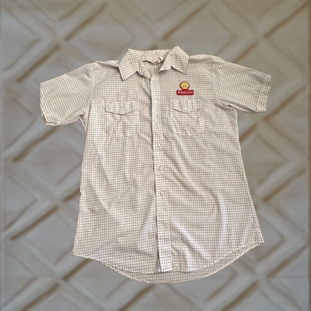 GAS VINTAGE Unitog Shell Gas Oil Auto Care Button Up Work Shirt LG 16-16.5 EUC Shirt Mens Size US L / EU 52-54 / 3 - 1 Thumbnail