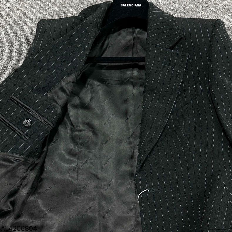 Balenciaga Balenciaga size 34 Striped suit Size L / US 10 / IT 46 - 4 Thumbnail