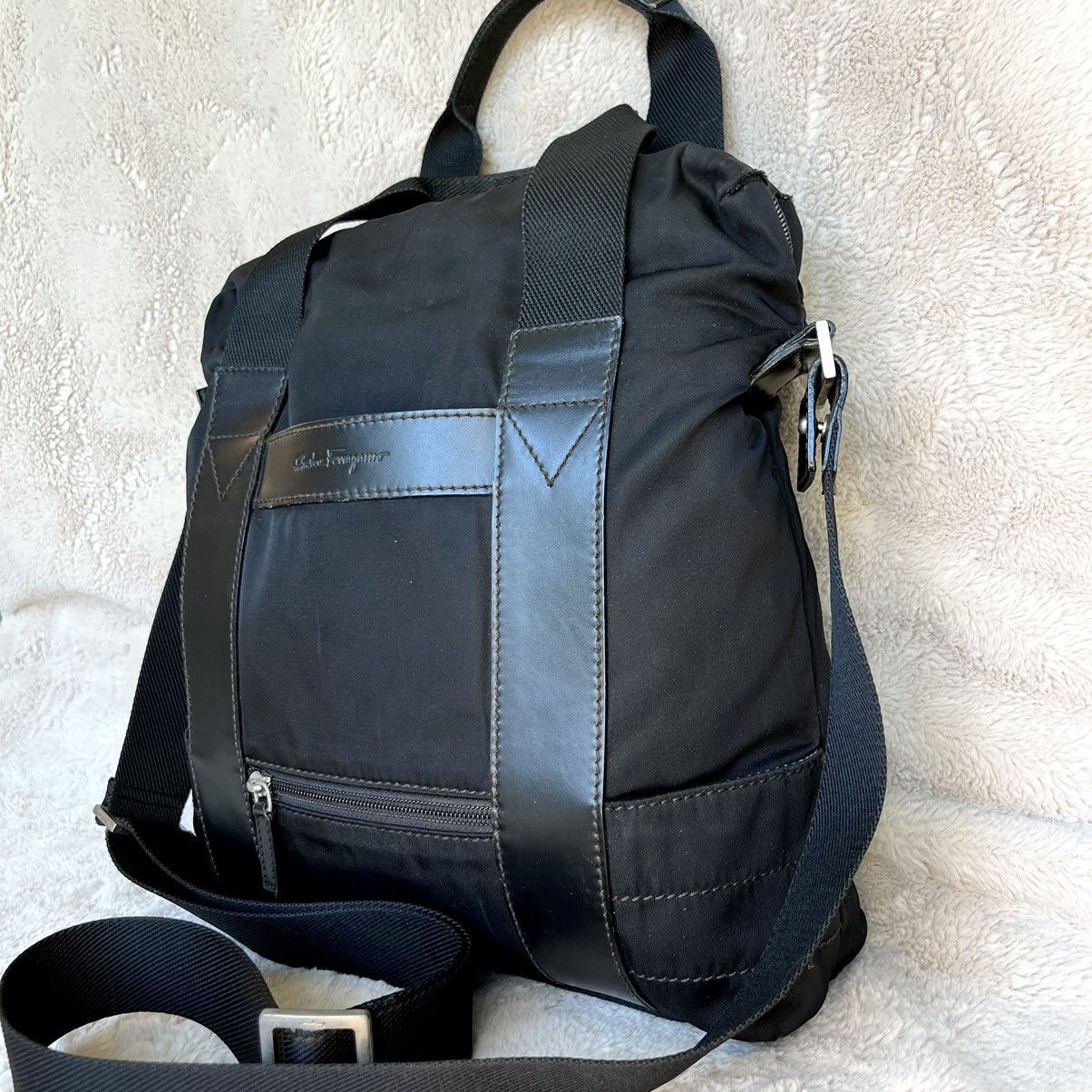 Salvatore Ferragamo Salvatore Ferragamo Unisex Black 2-Way Messenger Bag Size ONE SIZE - 4 Thumbnail