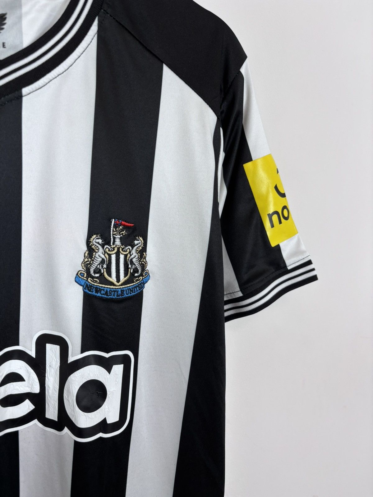 Castore Newcastle United 2023/2024 Home Isak #14 Soccer Jersey Size US M / EU 48-50 / 2 - 6 Thumbnail