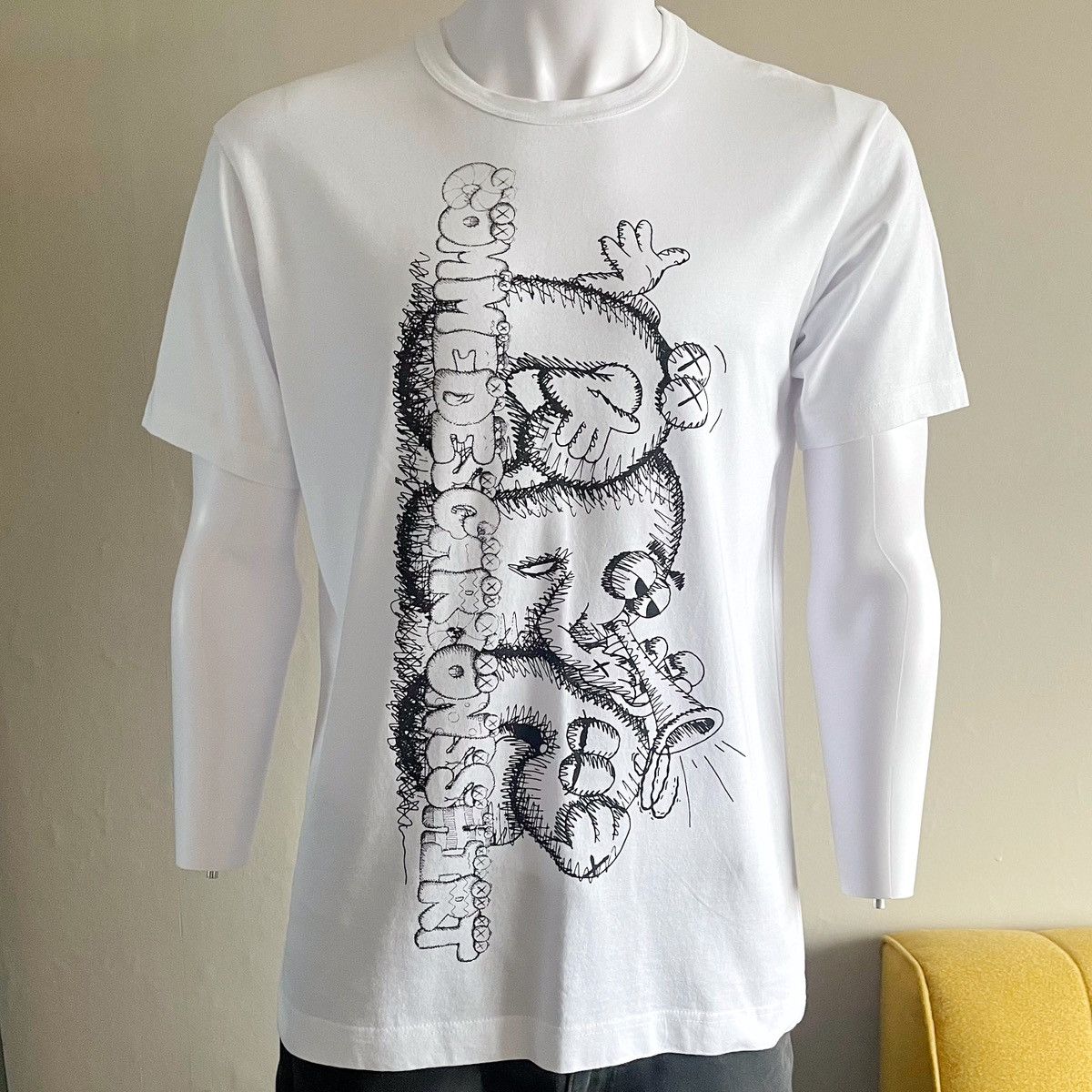 Comme des Garcons SHIRT × Kaws Comme Des Garçons Shirt x Kaws Print T Shirt Size US L / EU 52-54 / 3 - 1 Thumbnail