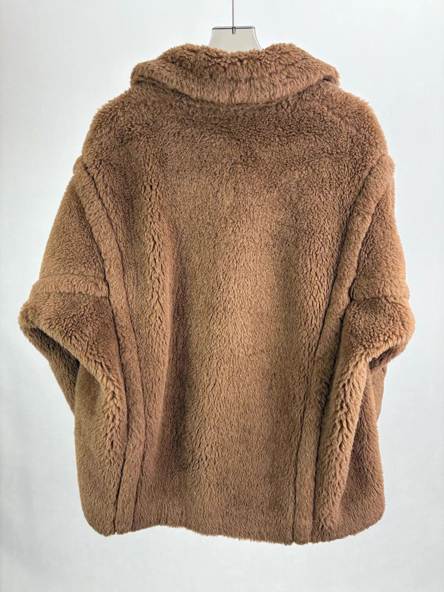 Max Mara MAXMARA VIALE Short Teddy Coat Size XS / US 0-2 / IT 36-38 - 2 Thumbnail