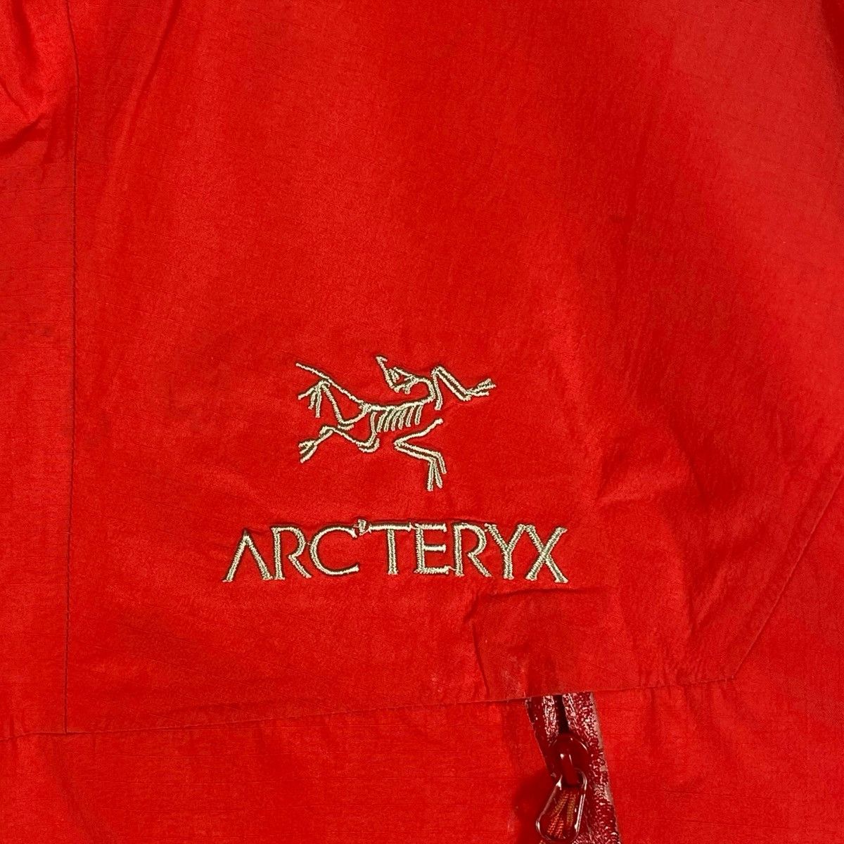 Arc'teryx Vintage Arc'teryx Gore-Tex Paclite Shell Jacket Red Size US M / EU 48-50 / 2 - 4 Thumbnail