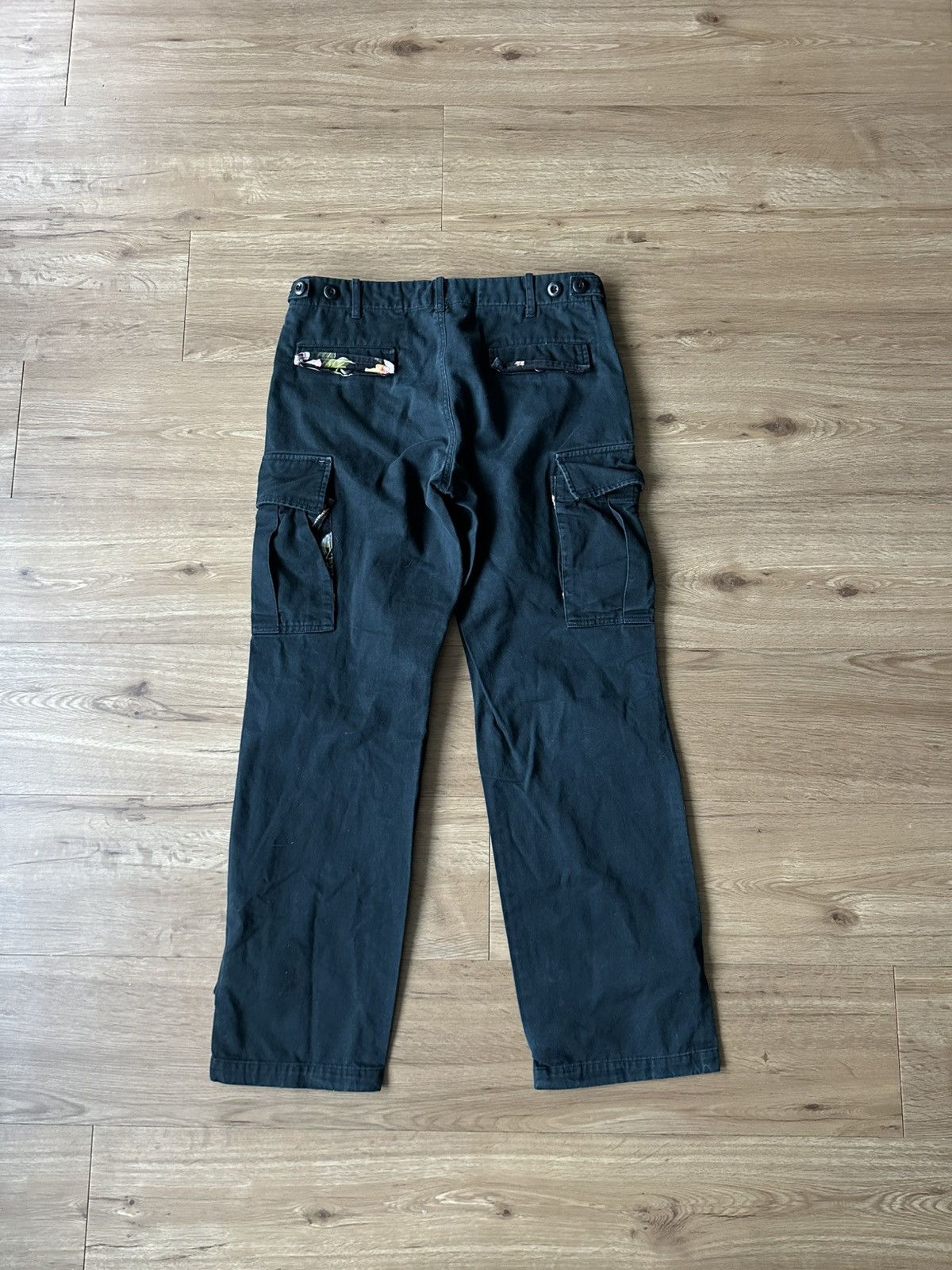 Nepenthes Nepenthes Floral Prints and Leather Parts Cargo Pants Size US 32 / EU 48 - 11 Thumbnail