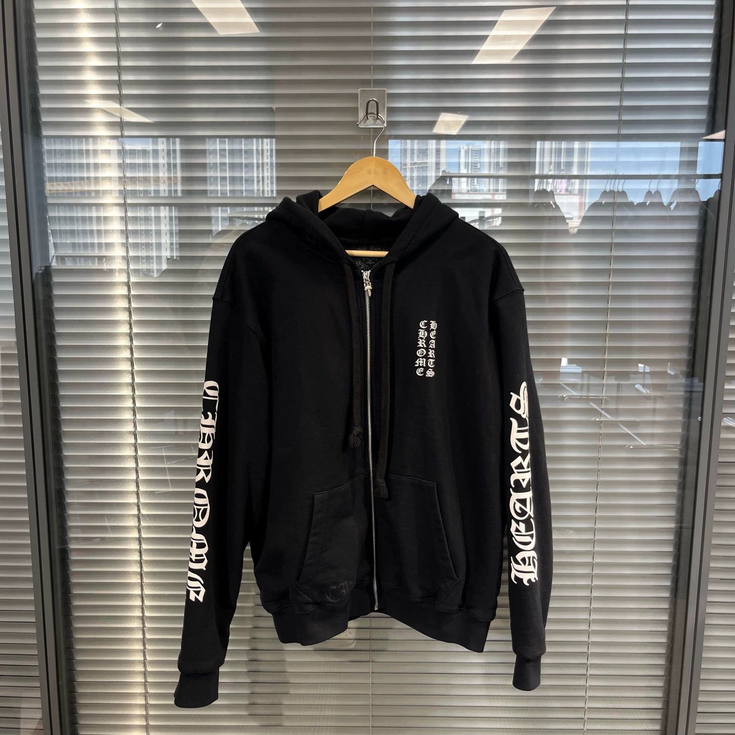 Chrome Hearts Chrome Hearts Sanskrit script arm zip hoodie blk S Size US S / EU 44-46 / 1 - 1 Thumbnail