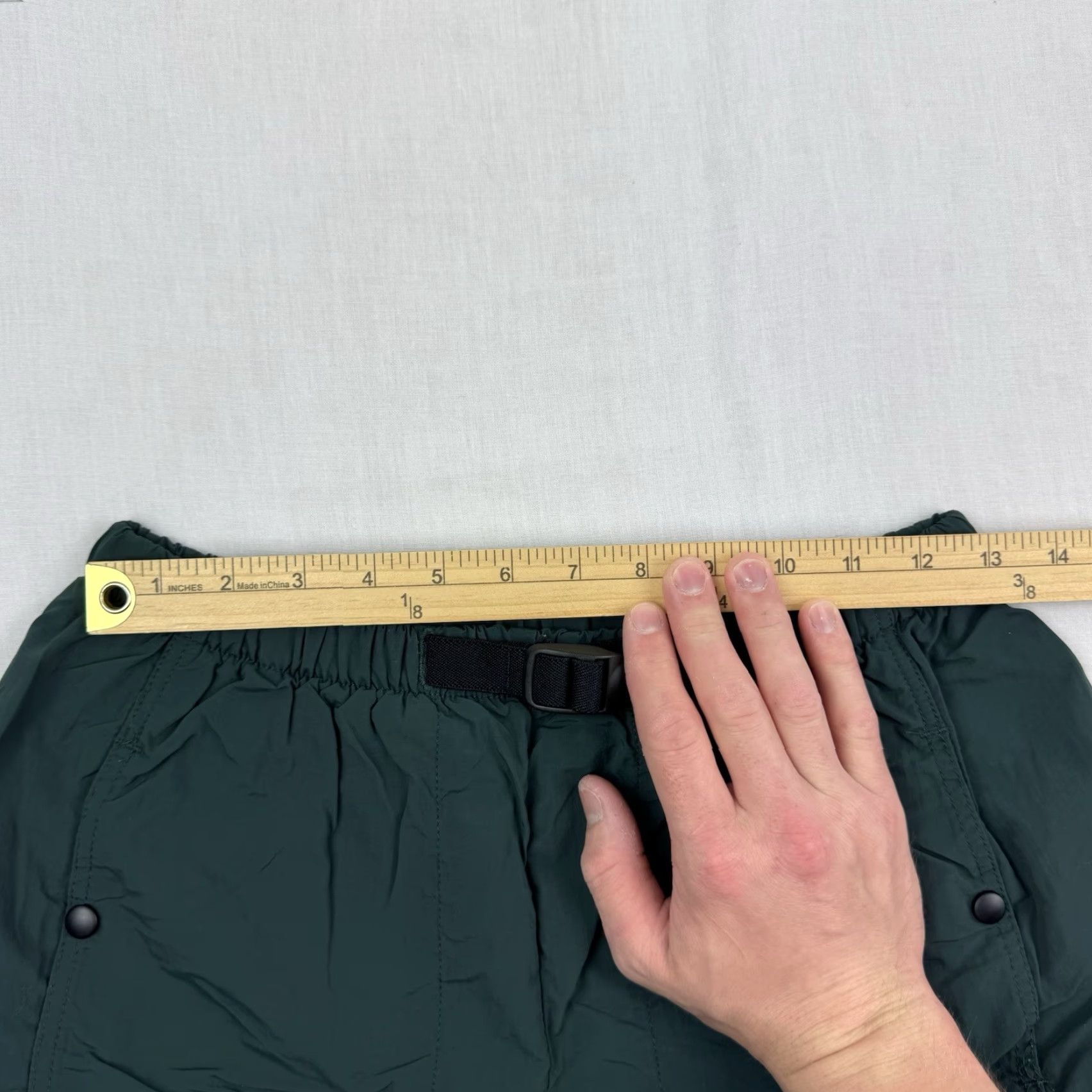 Vintage VINTAGE TravelSmith Cargo Shorts Adult Small Green Outdoor Hiking 90s Mens Size US 29 - 7 Thumbnail