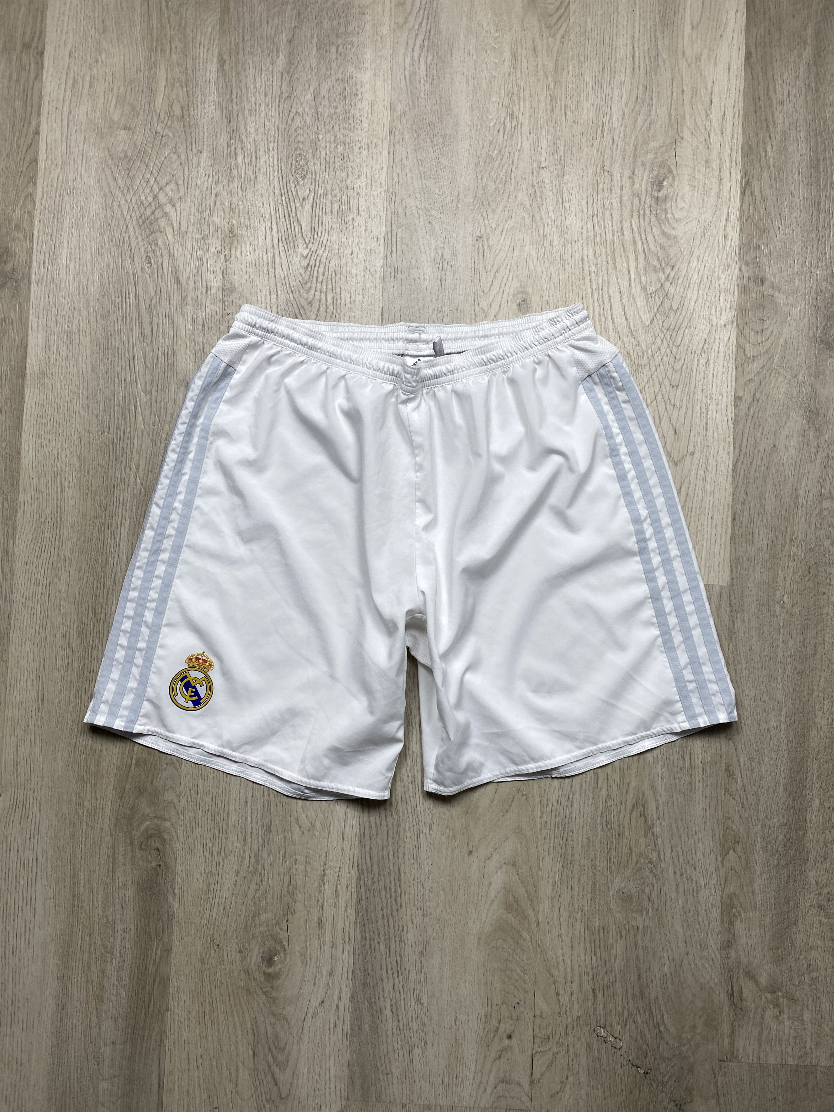 Adidas Adidas Real Madrid Vintage Mens Nylon Shorts Y2K Size US 34 / EU 50 - 1 Thumbnail