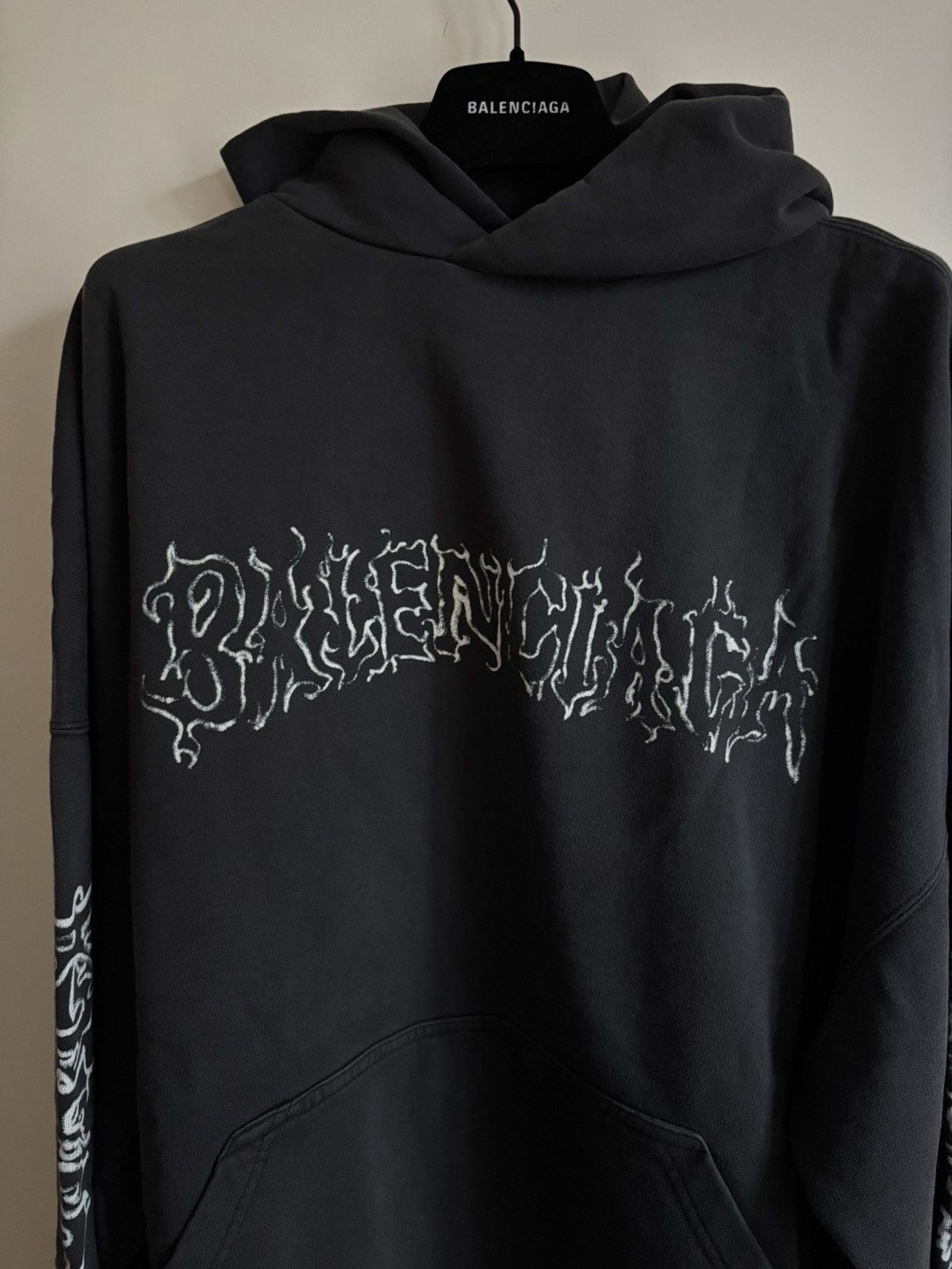 Balenciaga Metal outline hoodie Size US L / EU 52-54 / 3 - 2 Thumbnail