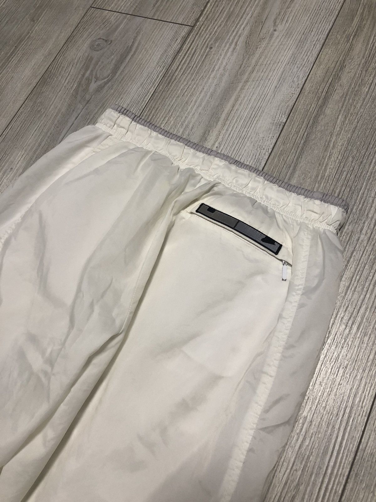 Vintage Nike Nylon Baggy Swoosh Logo Overisize y2k Pants Joggers Size US 32 / EU 48 - 7 Thumbnail