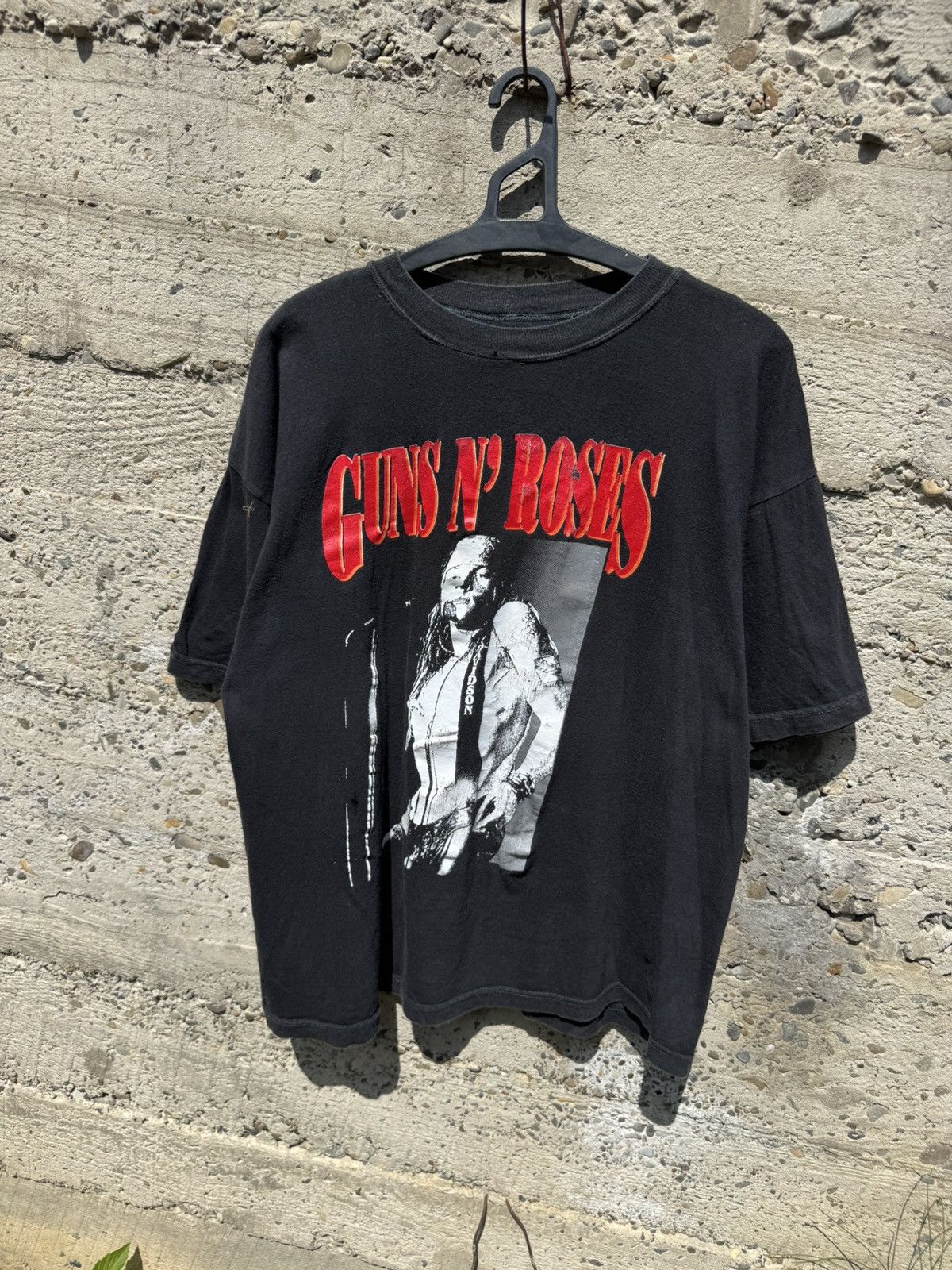 Vintage Vintage 90s Guns N' Roses Axl Roses Crewneck T-shirt Size US XL / EU 56 / 4 - 1 Thumbnail