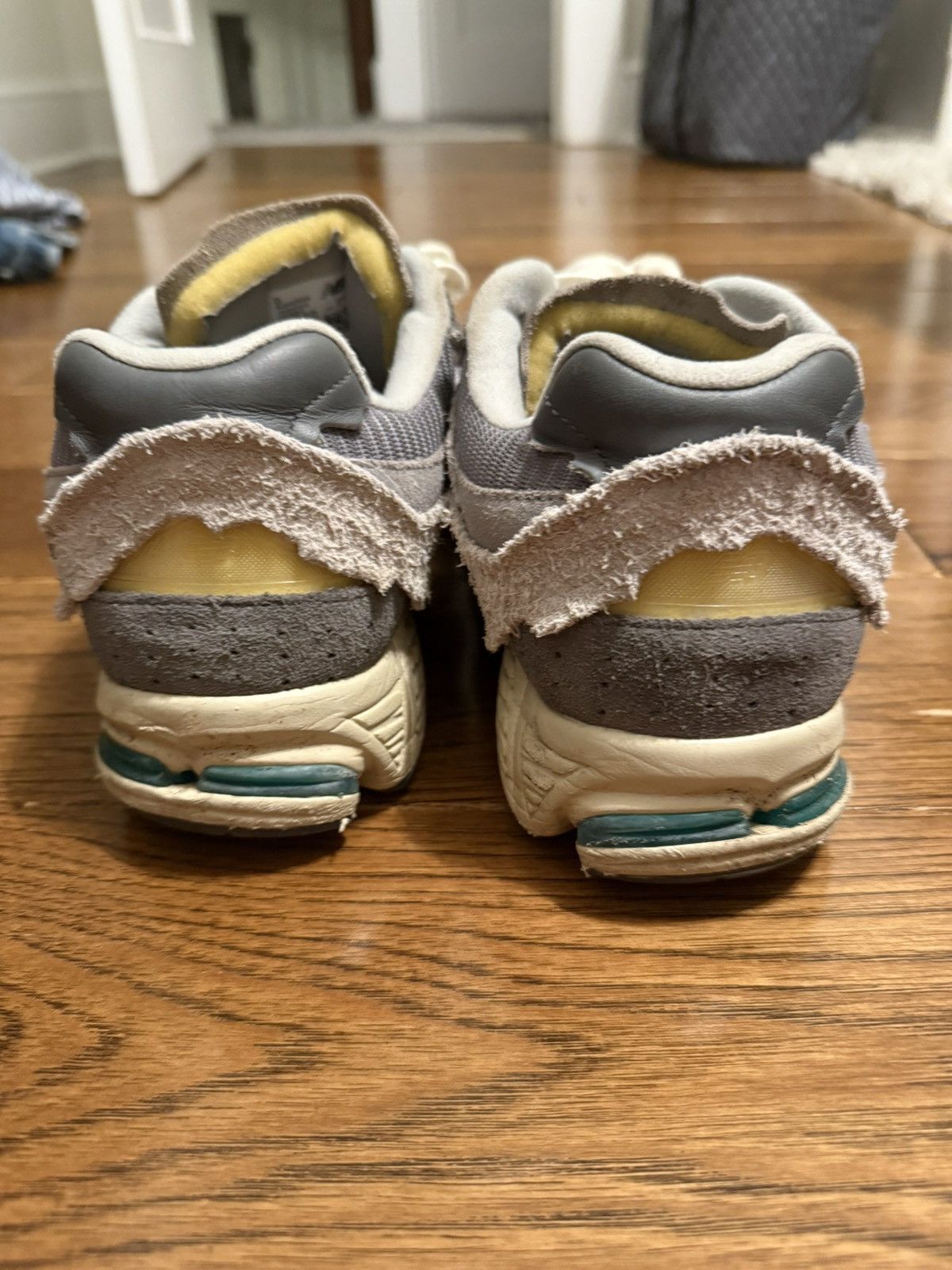New Balance New Balance 2002r- Rain Cloud 9.5m Size US 9.5 / EU 42-43 - 7 Thumbnail
