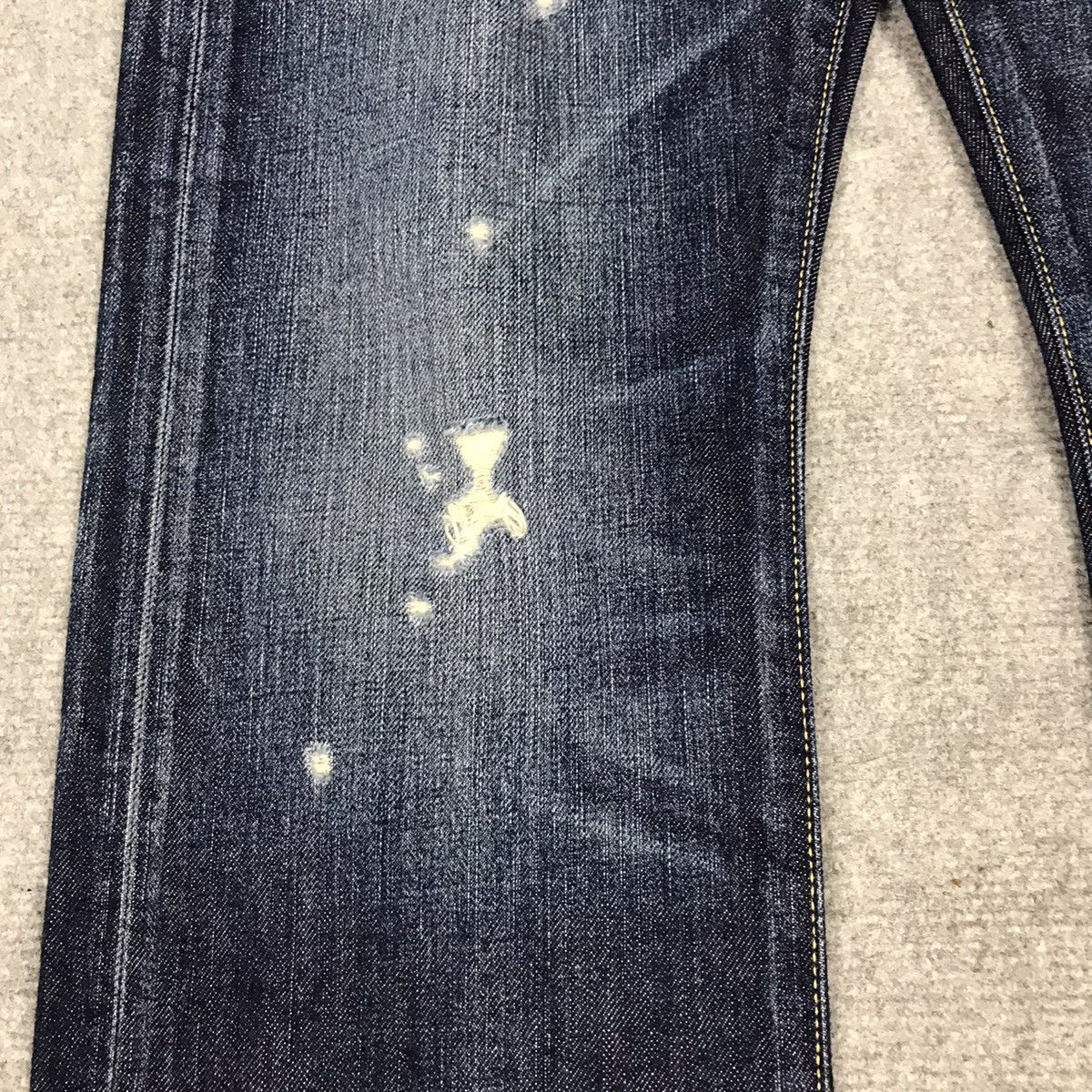 JAPAN UNIQLO DISTRESSED STYLE DENIM BLUE JEANS PANTS
