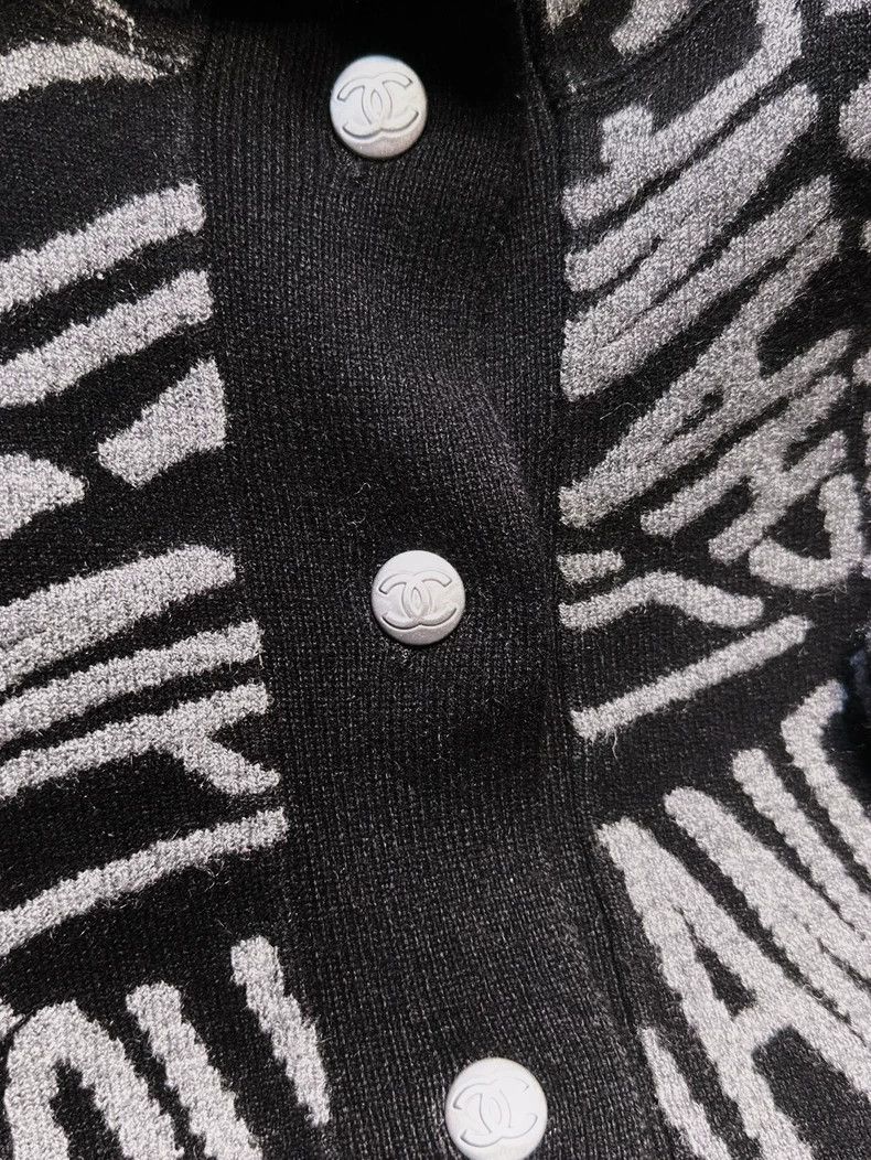 Chanel Chanel 21N Ski Series Gray Letter Logo Black Knitted Hoode Size XXS / US 00 / IT 34 - 3 Thumbnail